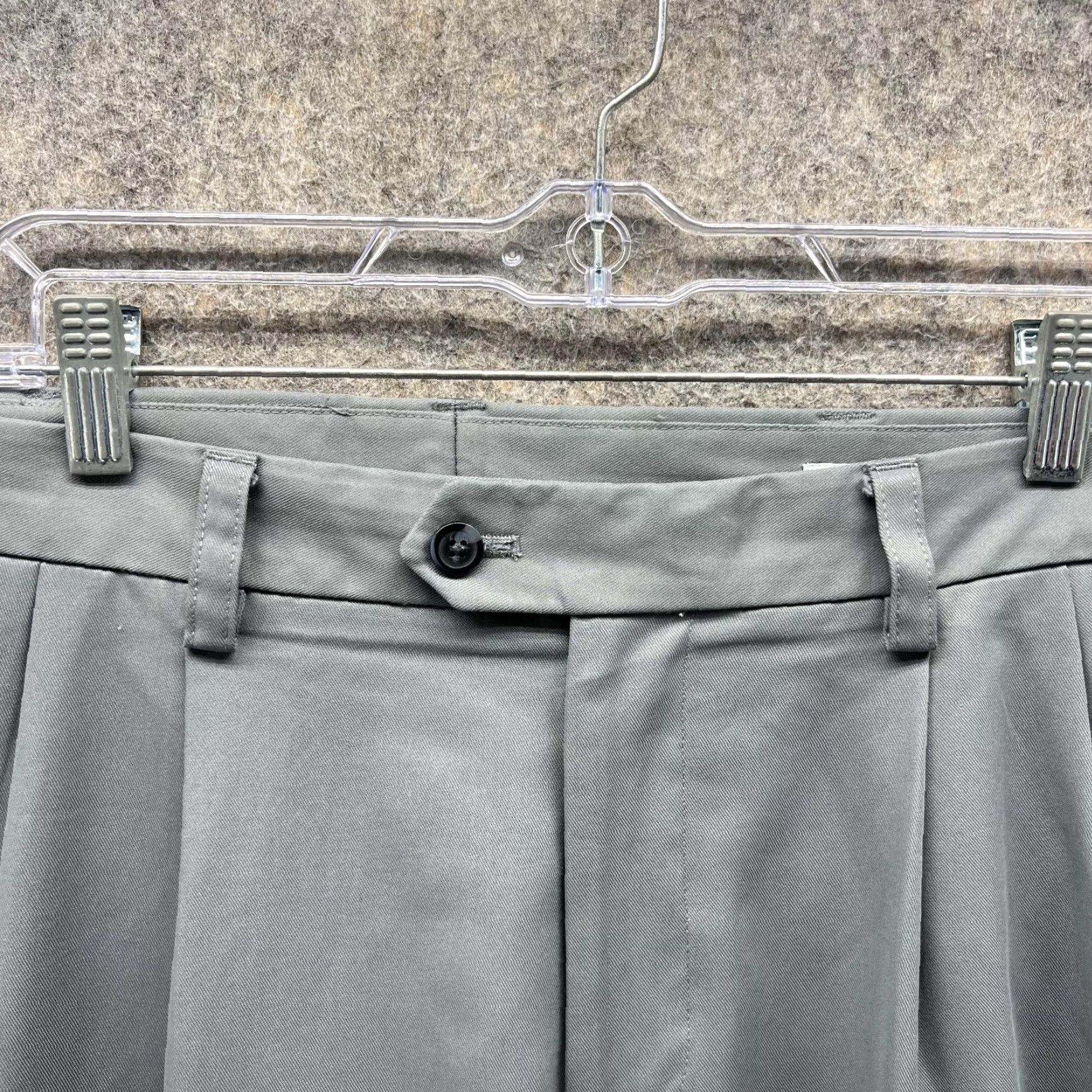 Izod IZOD Pants Men 33x30 Gray Chino Pleated Regular Rise Mid-Formal Slim Hang Straight Pocket Trousers Size US 33 - 5 Thumbnail