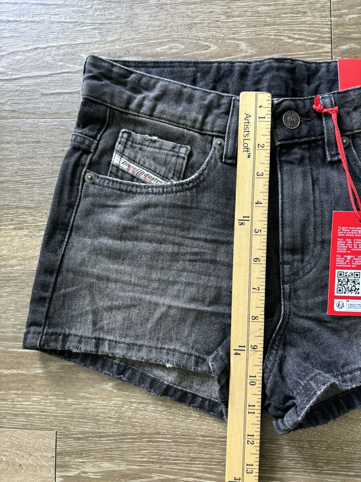 Diesel × Japanese Brand Crazy Y2K Diesel Industry Black Denim Shorts W 26 Size 26" / US 2 / IT 38 - 8 Thumbnail