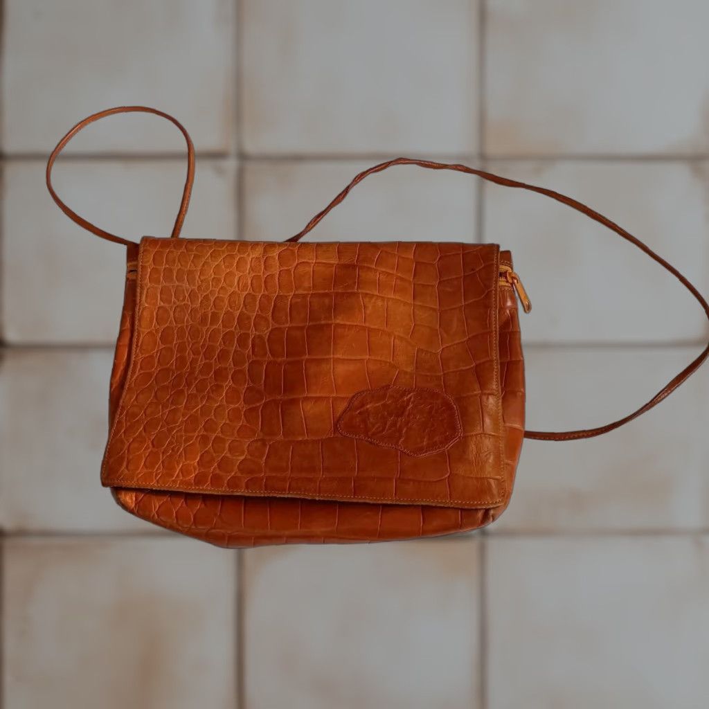 Vintage VINTAGE Carlos Falchi Shoulder Bag Crocodile Leather Brown Medium Brown Leather Lining Black Leather Snap Closure Crossbody Strap Women 90s Style Size ONE SIZE - 1 Thumbnail