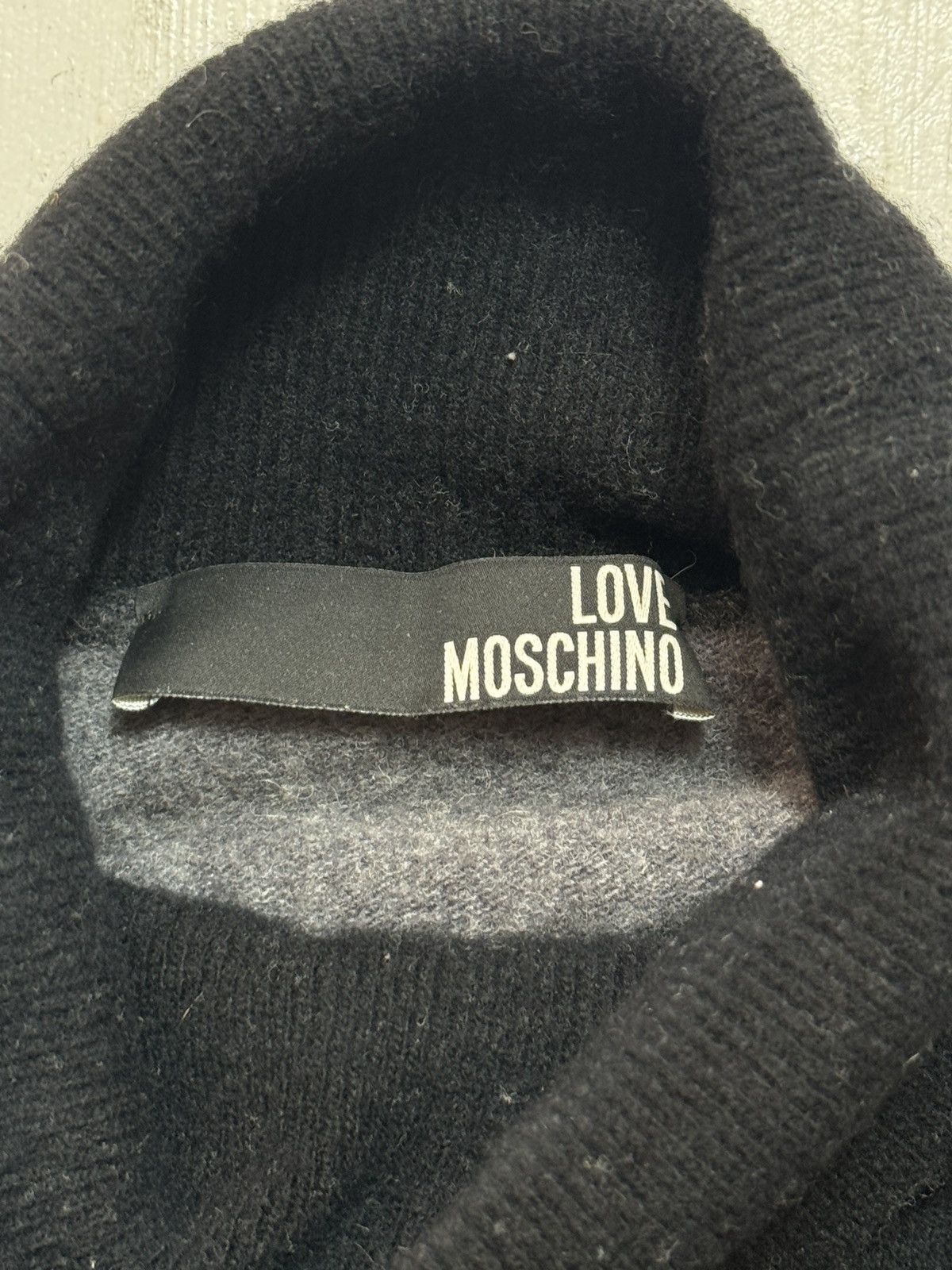 Love Moschino VINTAGE MOSCHINO 2000s PEACE PRINTED WOOL SWEATER Size S / US 4 / IT 40 - 10 Thumbnail