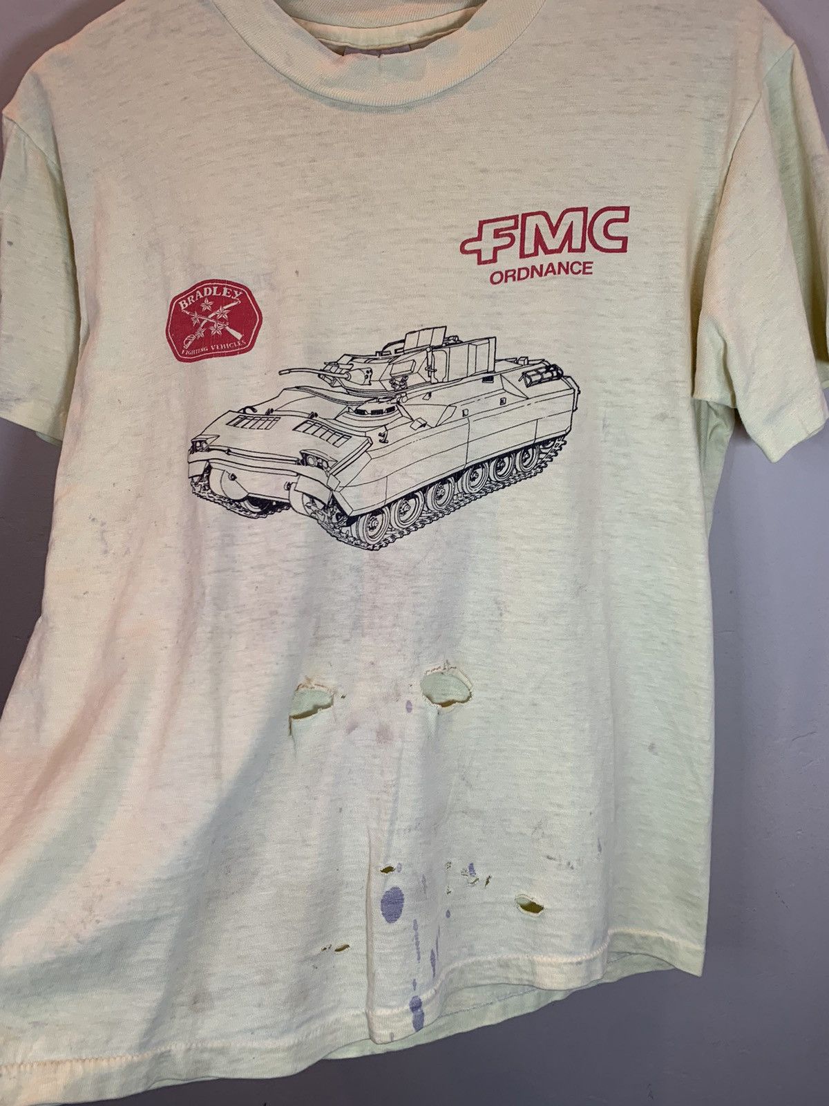 Vintage *RARE* Vintage 70’s FMC Ordnance Bradley Tank Art T-Shirt Size US M / EU 48-50 / 2 - 3 Thumbnail