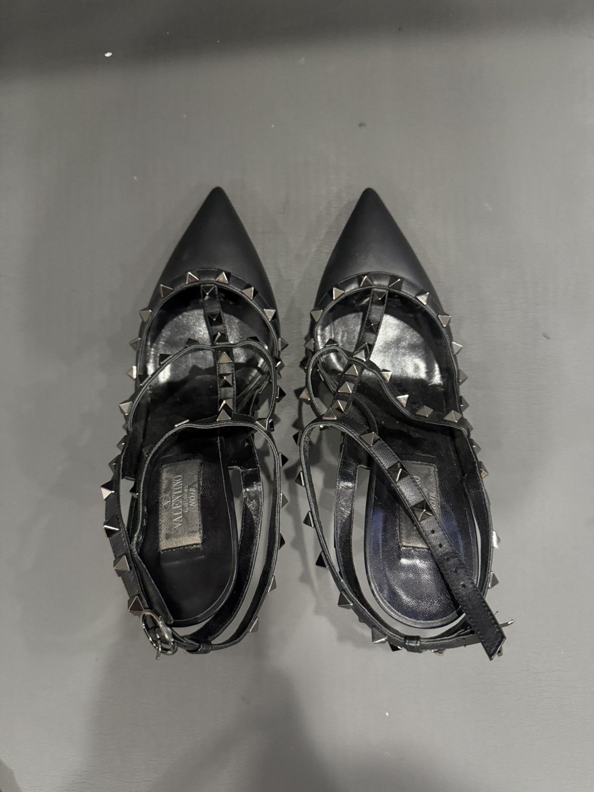 Valentino Valentino Rockstud Ankle Strap Pump Limited Edition ALLBLACK Size US 9 / IT 39 - 5 Thumbnail