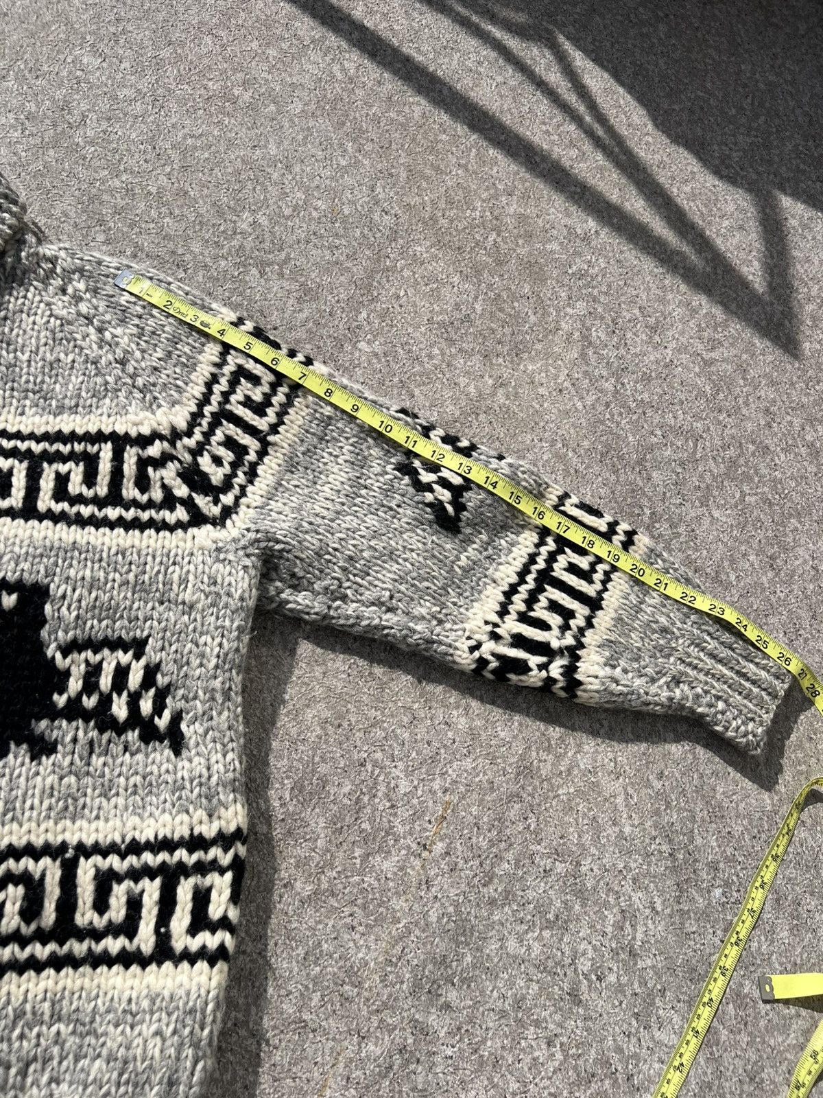 Vintage Authentic Vintage 1960s Wool Cowichan Sweater Small Medium M Size US S / EU 44-46 / 1 - 8 Thumbnail