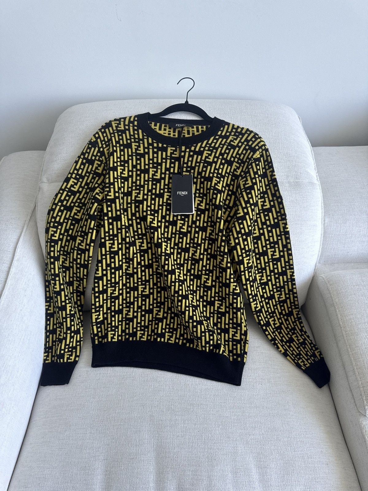 Fendi Yellow and black Fendi sweater Size US S / EU 44-46 / 1 - 1 Thumbnail