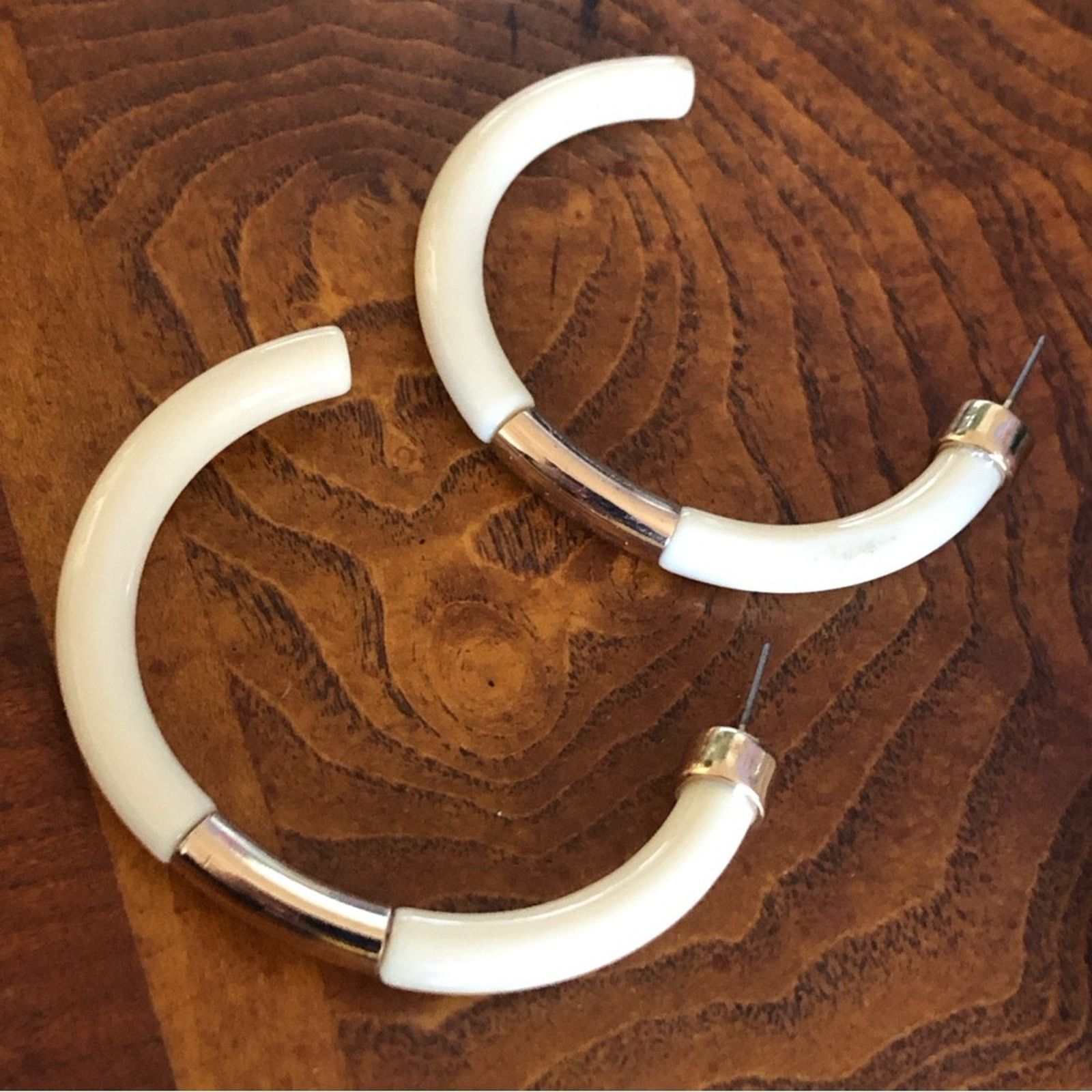 Vintage Vintage 90s cream and gold tone large hoop earrings Size ONE SIZE - 3 Thumbnail