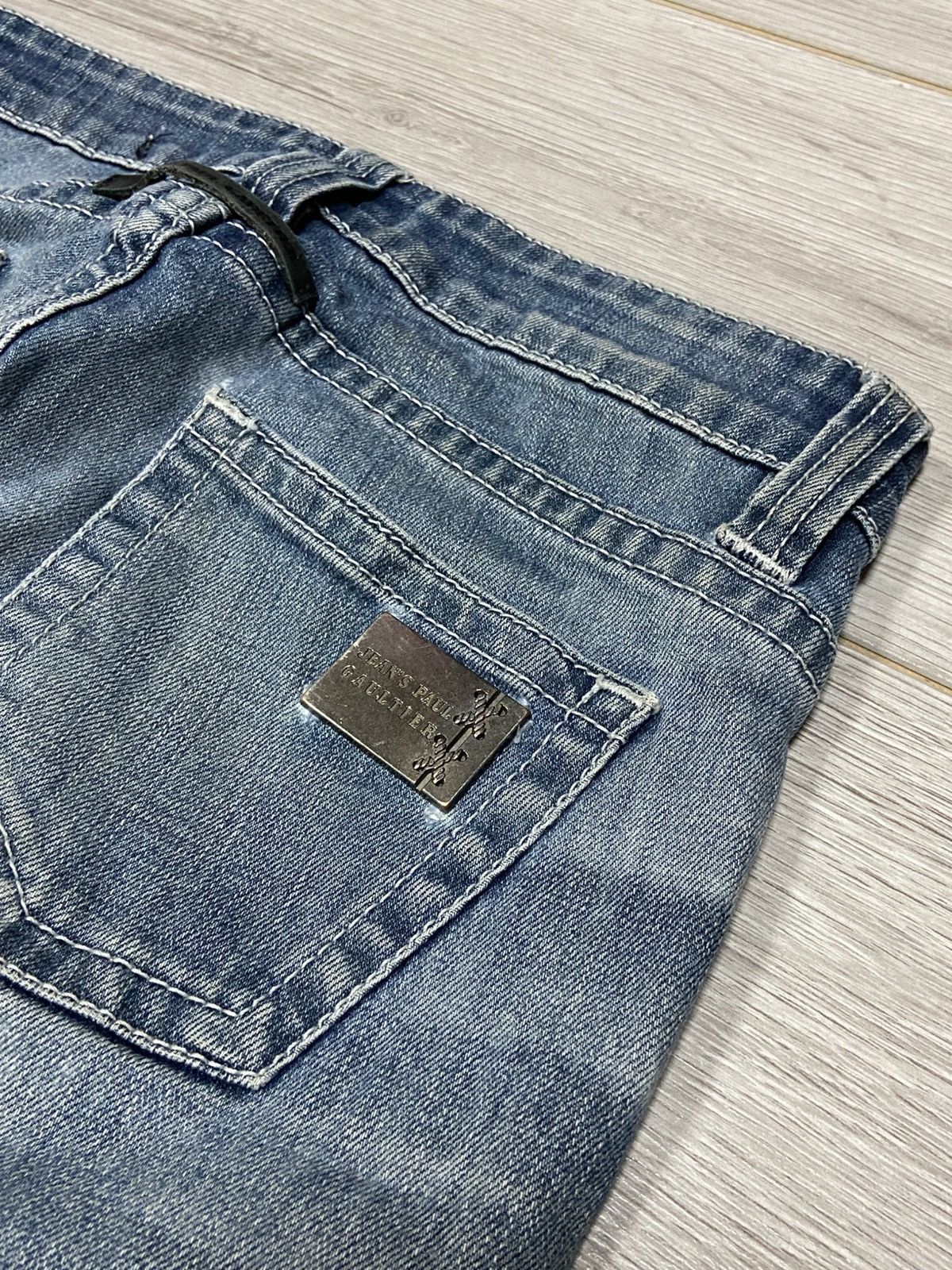 Jean Paul Gaultier Jean Paul Gaultier metallic logo Denim Jeans Pants Size 26" / US 2 / IT 38 - 2 Thumbnail
