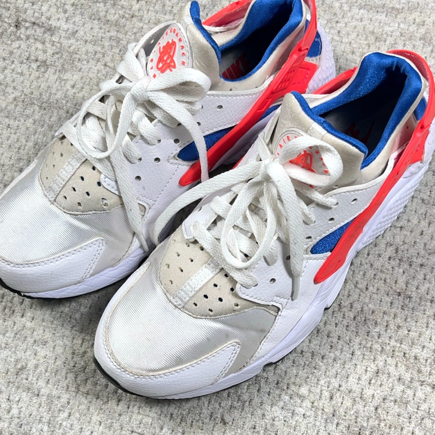 Nike Nike Air Huarache Ultramarine Mens Size 8 White Blue Orange 2017 318429-112 Sneaker Casual Activewear Footwear Size US 8 / EU 41 - 5 Thumbnail