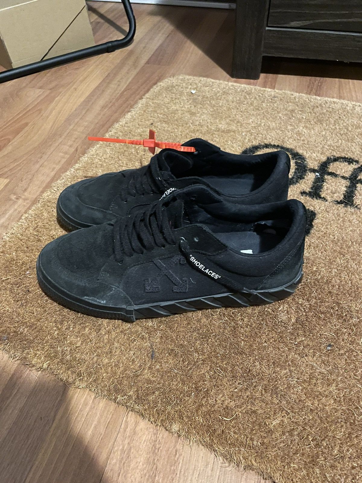 Off-White Off-white Low Volcanized Sneakers Size US 12 / EU 45 - 2 Thumbnail
