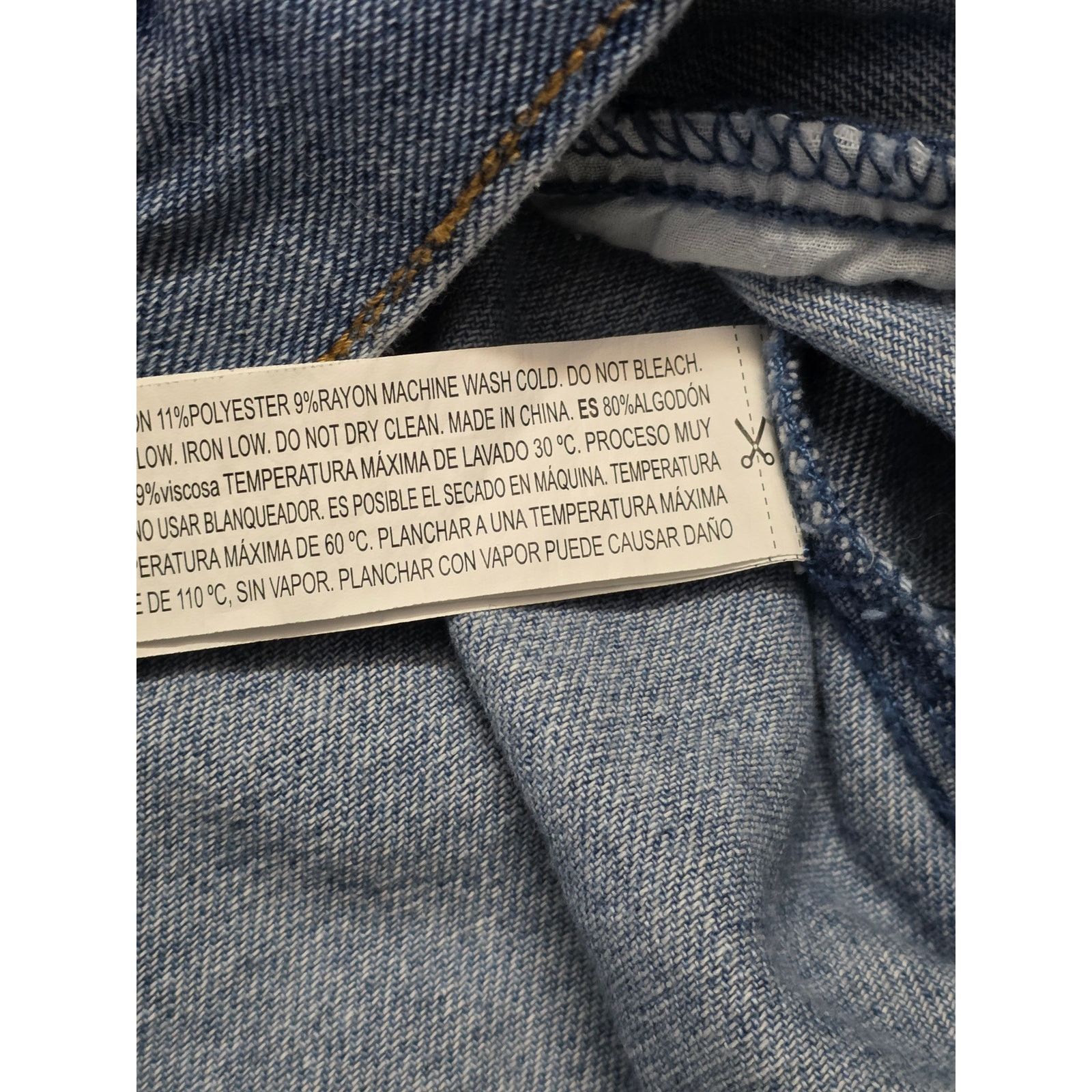 Forever 21 Forever 21 Los Angeles Distressed Denim Jacket Womens M Blue Size M / US 6-8 / IT 42-44 - 4 Thumbnail