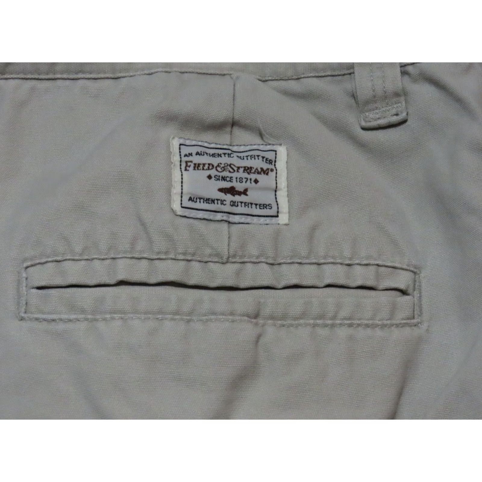 Vintage Field & Stream Men's Khaki Cargo Shorts 7" Inseam Size 40 Beige Nylon Cargo Pocket Flat Front Regular Waist 7" Inseam Summer Outdoor Mens Size US 40 / EU 56 - 7 Thumbnail