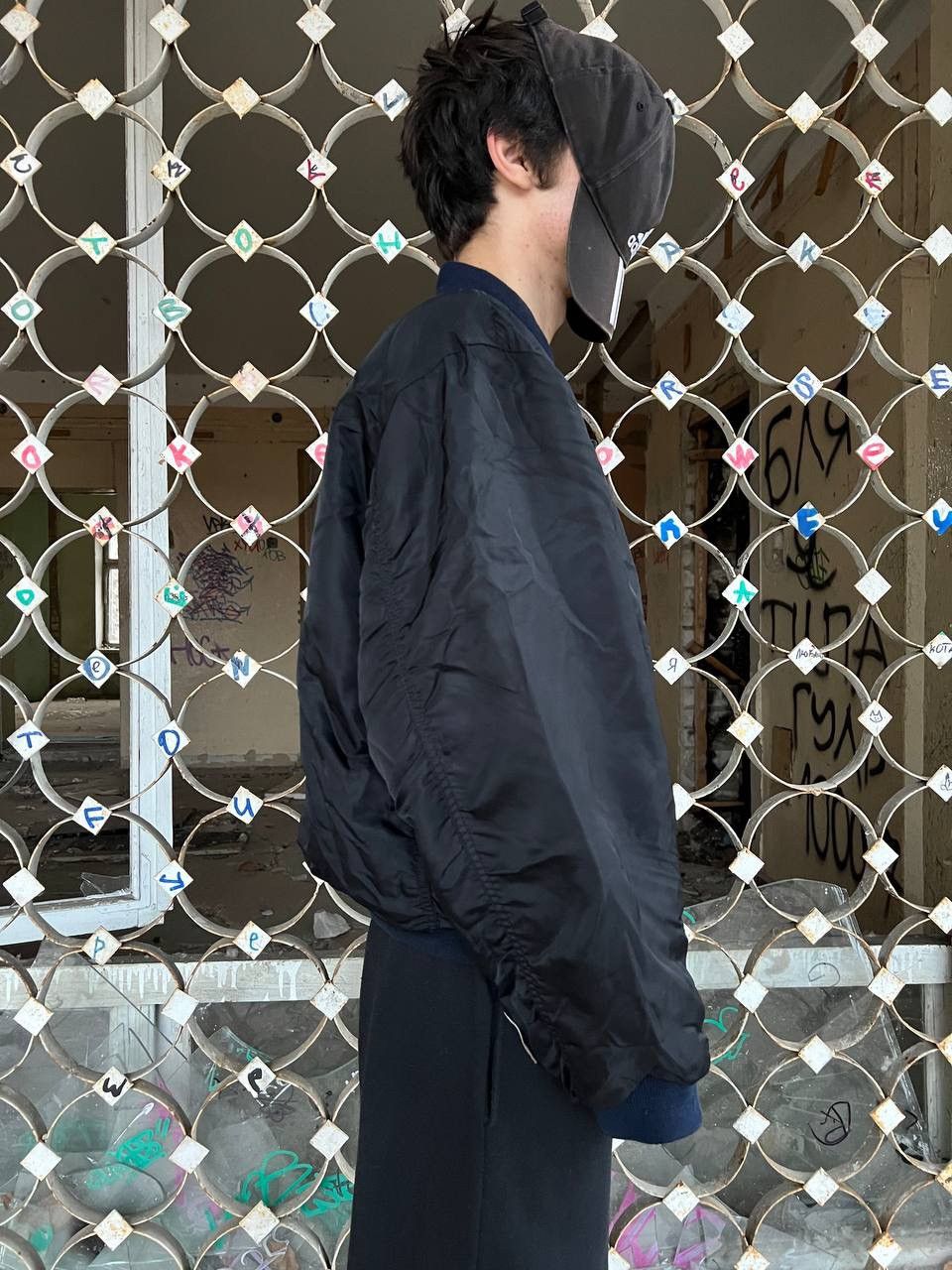 Vintage Vintage Y2K Military MA-1 Distressed Balenciaga Style Bomber Size US L / EU 52-54 / 3 - 4 Thumbnail