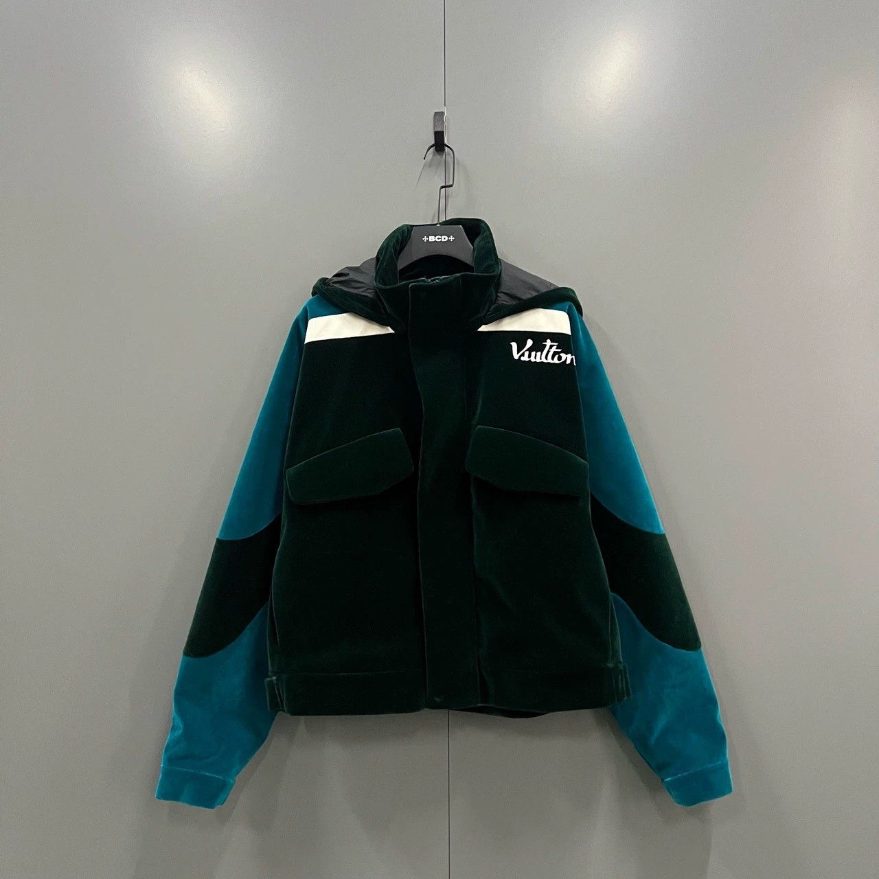Louis Vuitton louis vuitton color block velvet jacket Size US L / EU 52-54 / 3 - 1 Thumbnail