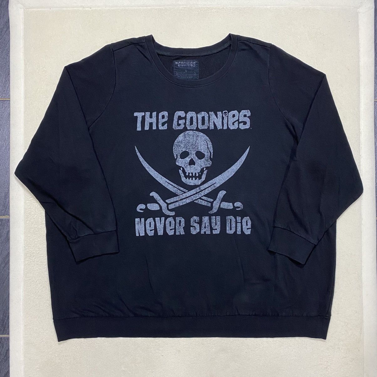 Vintage Classic Movie THE GOONIES Big Skull Sweatshirt Size US XXL / EU 58 / 5 - 1 Thumbnail