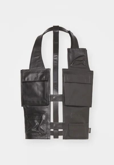 Maison Margiela o1mle0226 MM6 Utility Bag Vest in Black Size US S / EU 44-46 / 1 - 1 Thumbnail