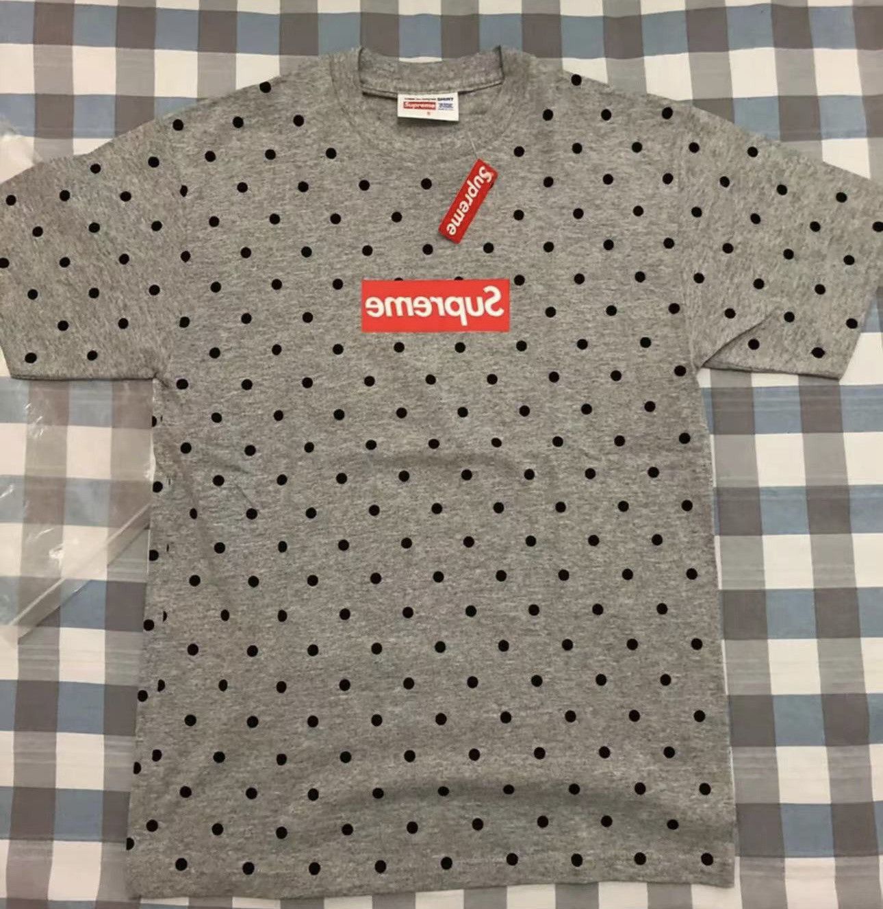 Comme des Garcons Supreme cdg box logo tee polka dot T-shirt Size US S / EU 44-46 / 1 - 1 Thumbnail