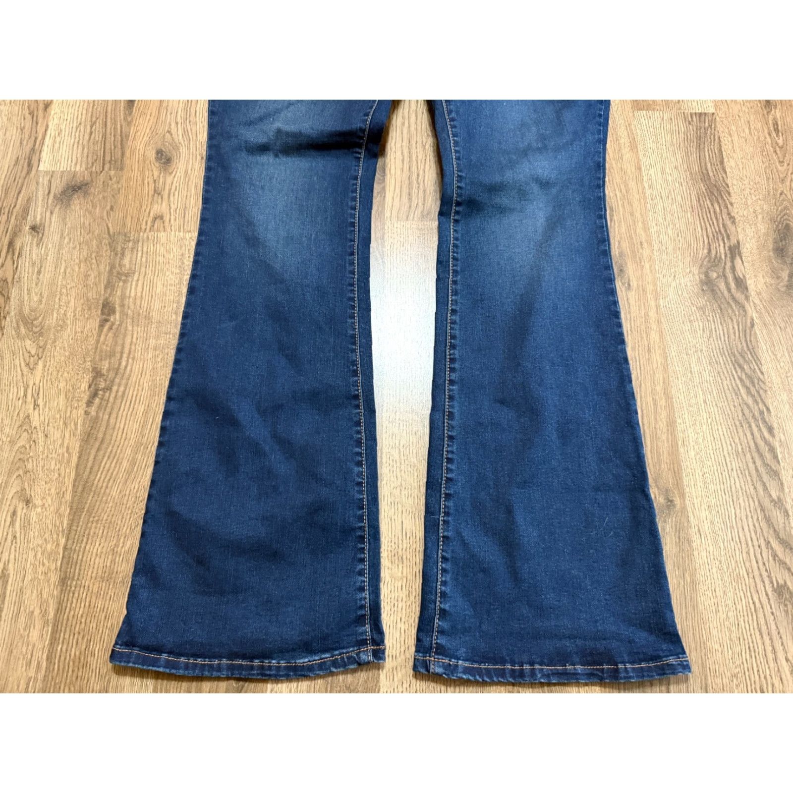 Vintage Terra & Sky Jeans Women 16W Blue Denim Bootcut 45" Inseam 32" Regular Rise High 10.5+ 5-Pocket Zip Size 38" / US 16 / IT 52 - 3 Thumbnail