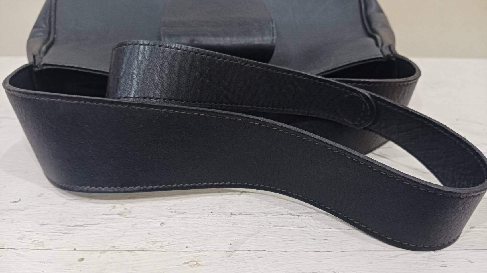 Nina Ricci × Vintage 80's Nina Ricci Leather Purse/Shoulder Strap/Signature Print Size ONE SIZE - 10 Thumbnail