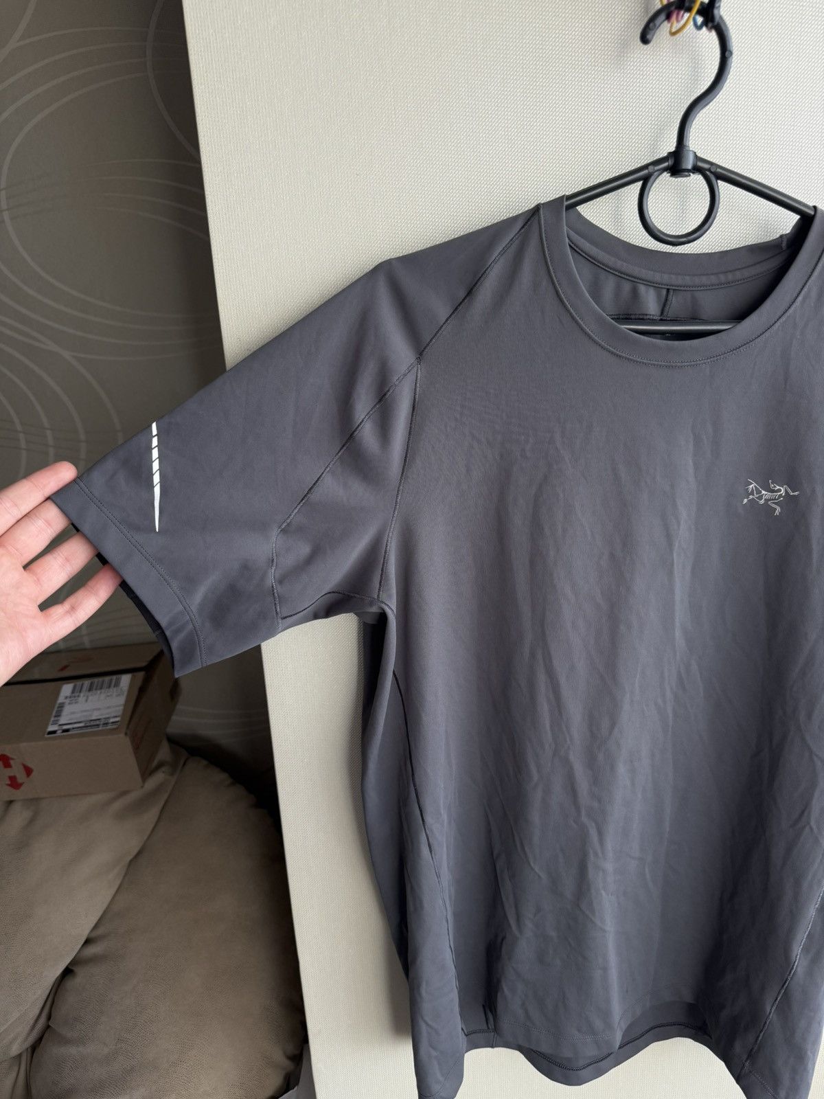 Arc'teryx Arcteryx grey t-shirt M sz Size US M / EU 48-50 / 2 - 3 Thumbnail