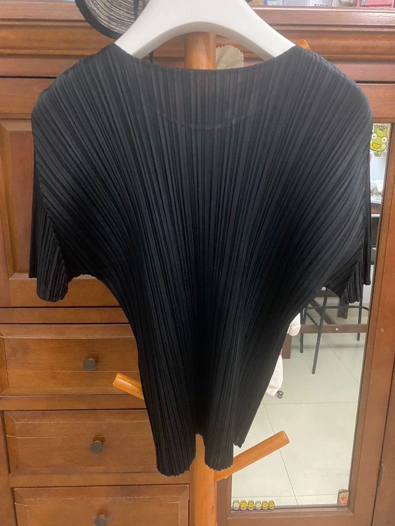 Issey Miyake Issey Miyake Black pleated short-sleeved shirt Size L / US 10 / IT 46 - 4 Thumbnail