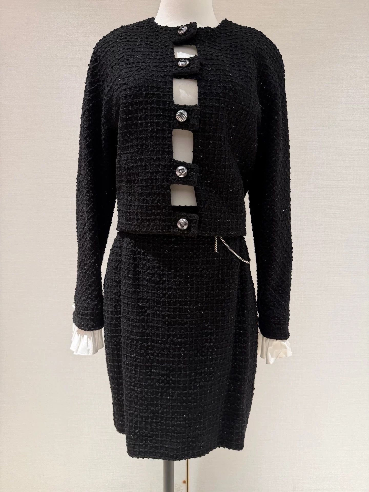 Chanel Chanel 22 Black Shimmer Fake Two-Piece Coat Size US S / EU 44-46 / 1 - 1 Thumbnail