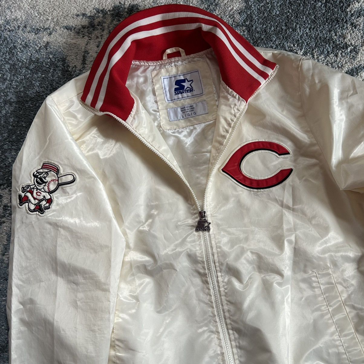 Starter CREAM CiNCiNNATi REDS SATiN MLB DUGOUT BULLPEN WiNDBREAKER Size US L / EU 52-54 / 3 - 7 Thumbnail