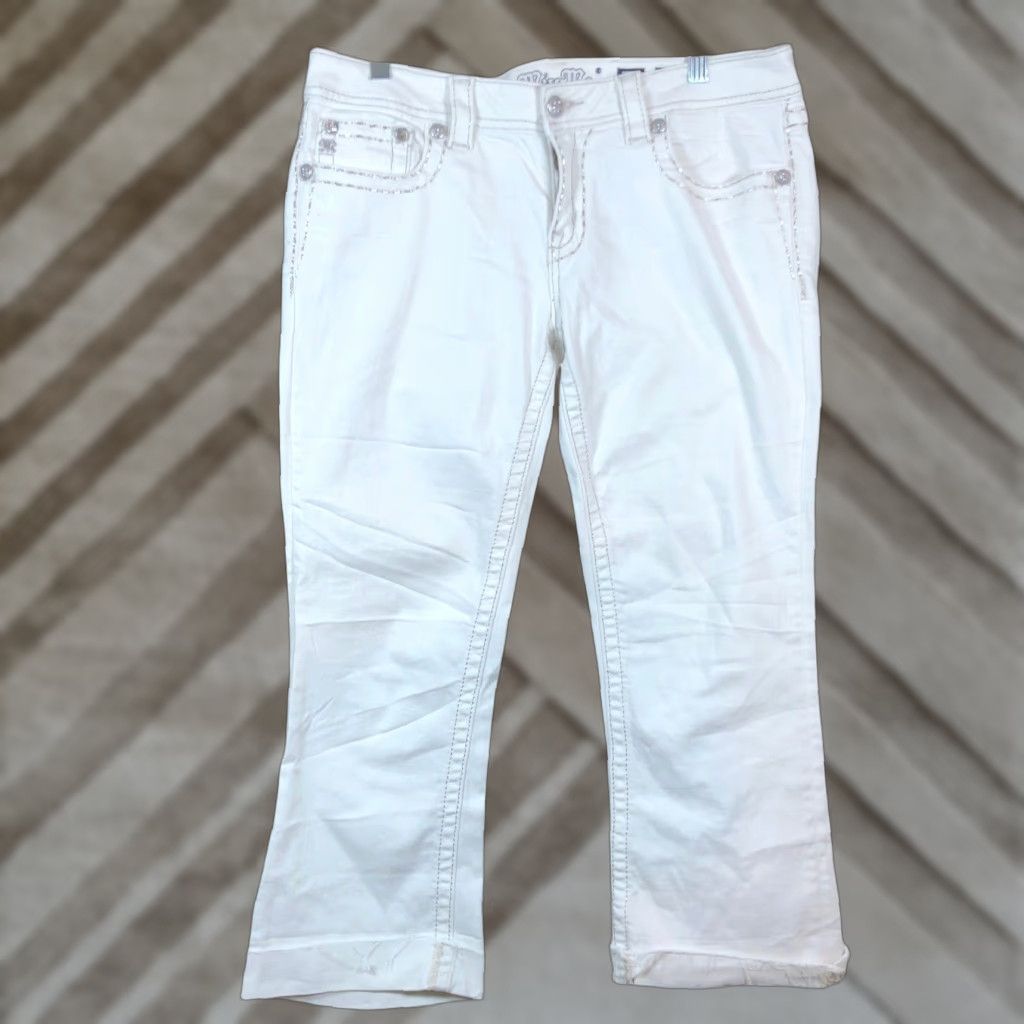 Miss Me Miss Me Jeans White Denim Mid Rise Signature Boot Capri 31 Plus Tall Regular Stretch 5-Pocket Denim Jeans Womens Size 24" / US 00 / IT 34 - 1 Thumbnail