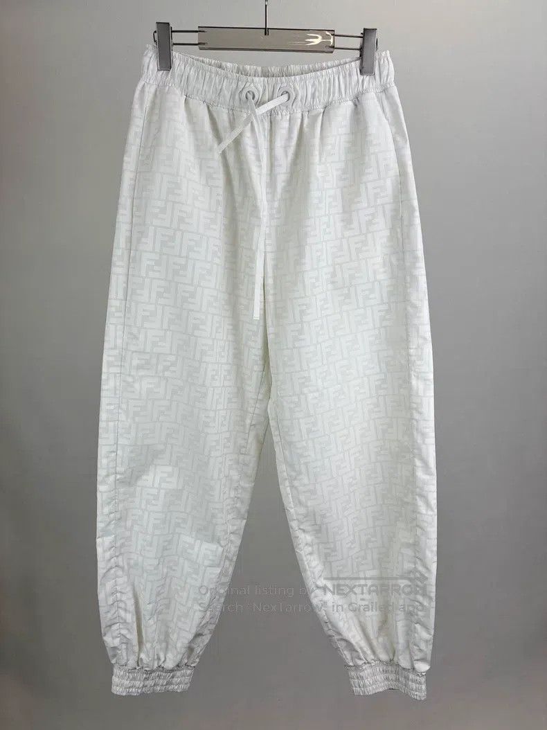 Fendi Fendi size M Monogram Full Logo Long Pants Size 26" / US 2 / IT 38 - 1 Thumbnail