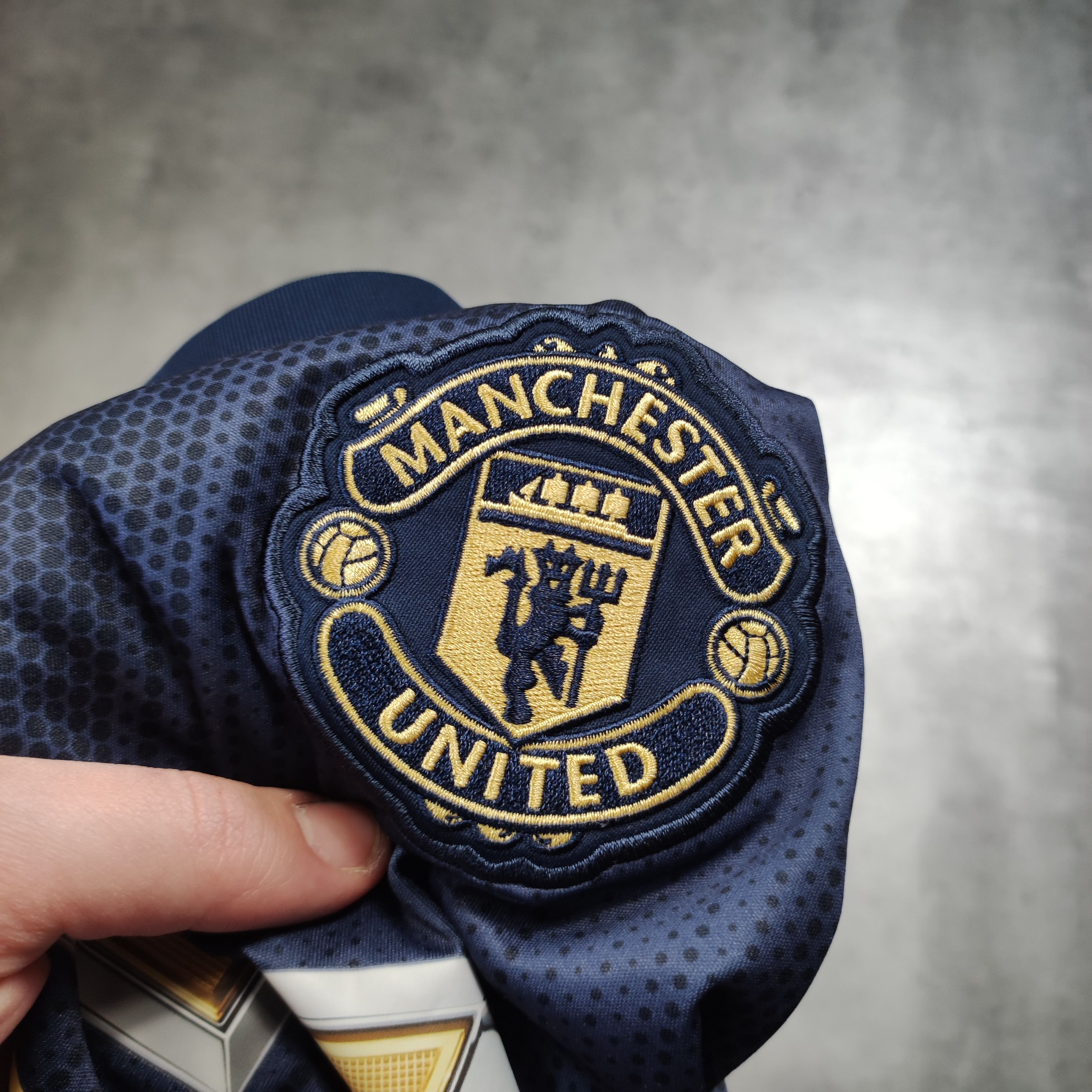 Adidas RARE Adidas x Manchester United Parley Away 2018 Jersey Size US M / EU 48-50 / 2 - 6 Thumbnail