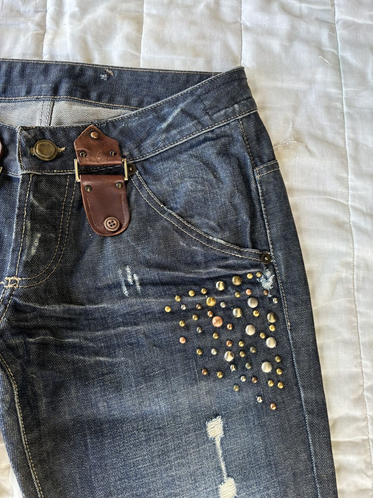 Japanese Brand Anna Biagini Leopard Pocket Studded Distressed Denim Jeans Size 30" / US 8 / IT 44 - 11 Thumbnail