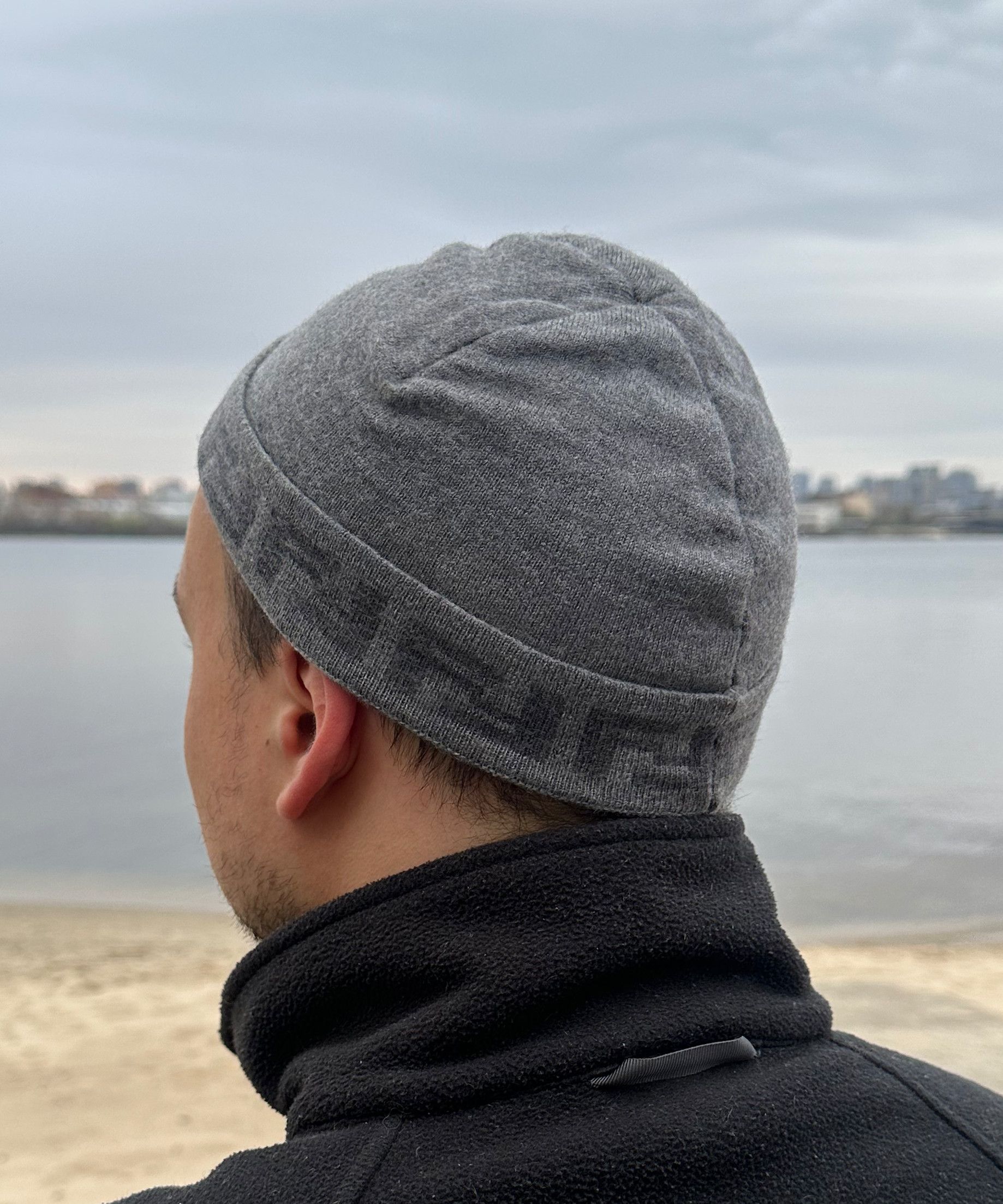 Logo Beanie Fendi Beanie Grey ? FENDI Hat Wool Beanie Monogram