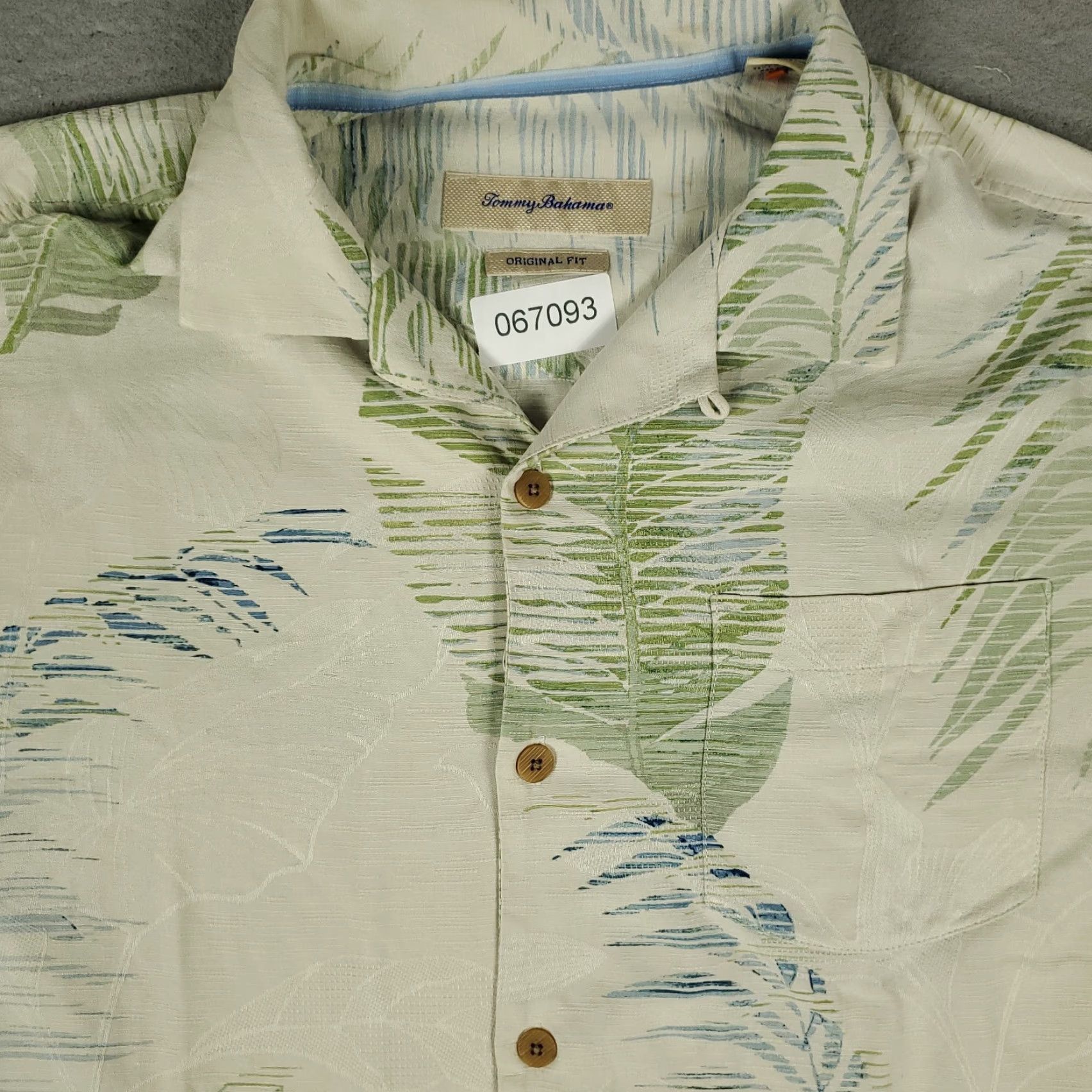 Tommy Bahama Tommy Bahama Shirt Mens Medium Beige Green Silk Hawaiian Button Up Short Sleeve Collared Beach Classic Hawaiian Shirt Mens Size US M / EU 48-50 / 2 - 2 Thumbnail