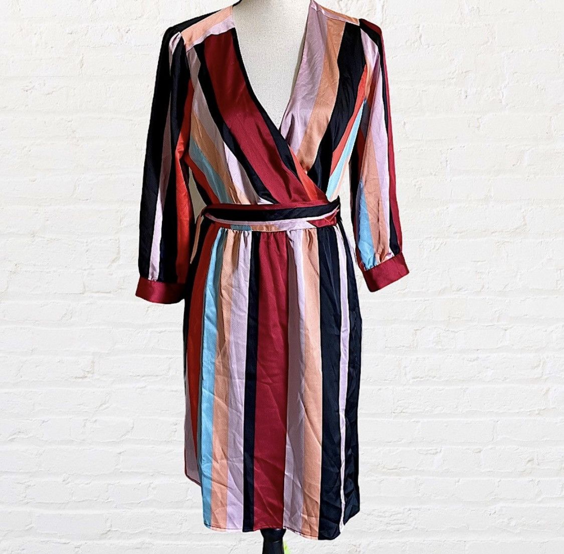 Bar III BAR III 3/4 SLEEVE STRIPED V NECK SHEATH WRAP DRESS Size M / US 6-8 / IT 42-44 - 1 Thumbnail