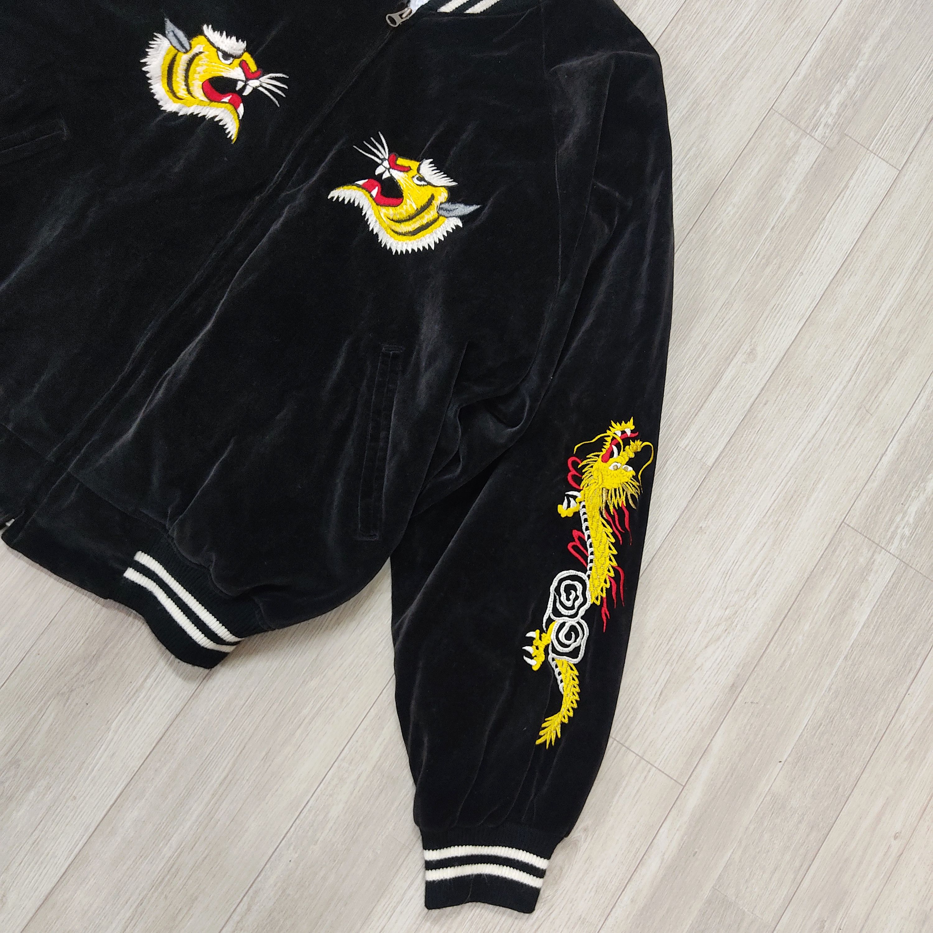 Japanese Brand Vintage Oriental Yokosuka Velvet Sukajan Souvenir Jacket Size US L / EU 52-54 / 3 - 3 Thumbnail