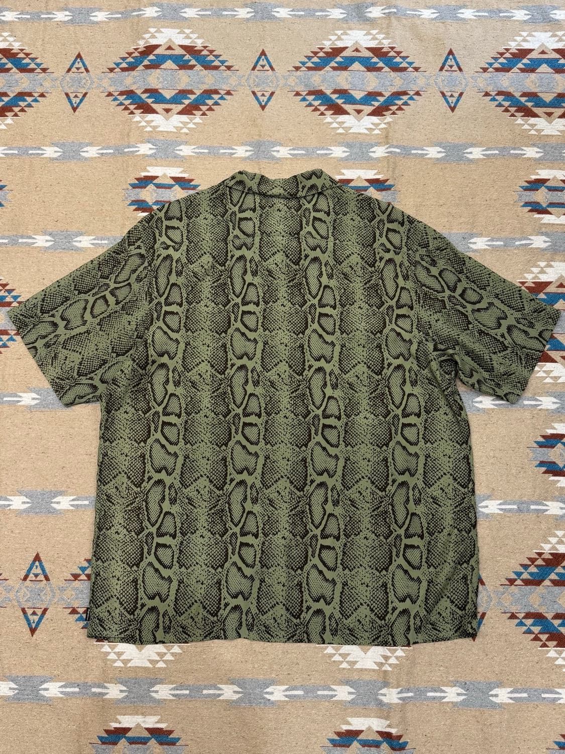 Supreme Supreme Snake Short Sleeve Button Shirts Size US L / EU 52-54 / 3 - 3 Thumbnail