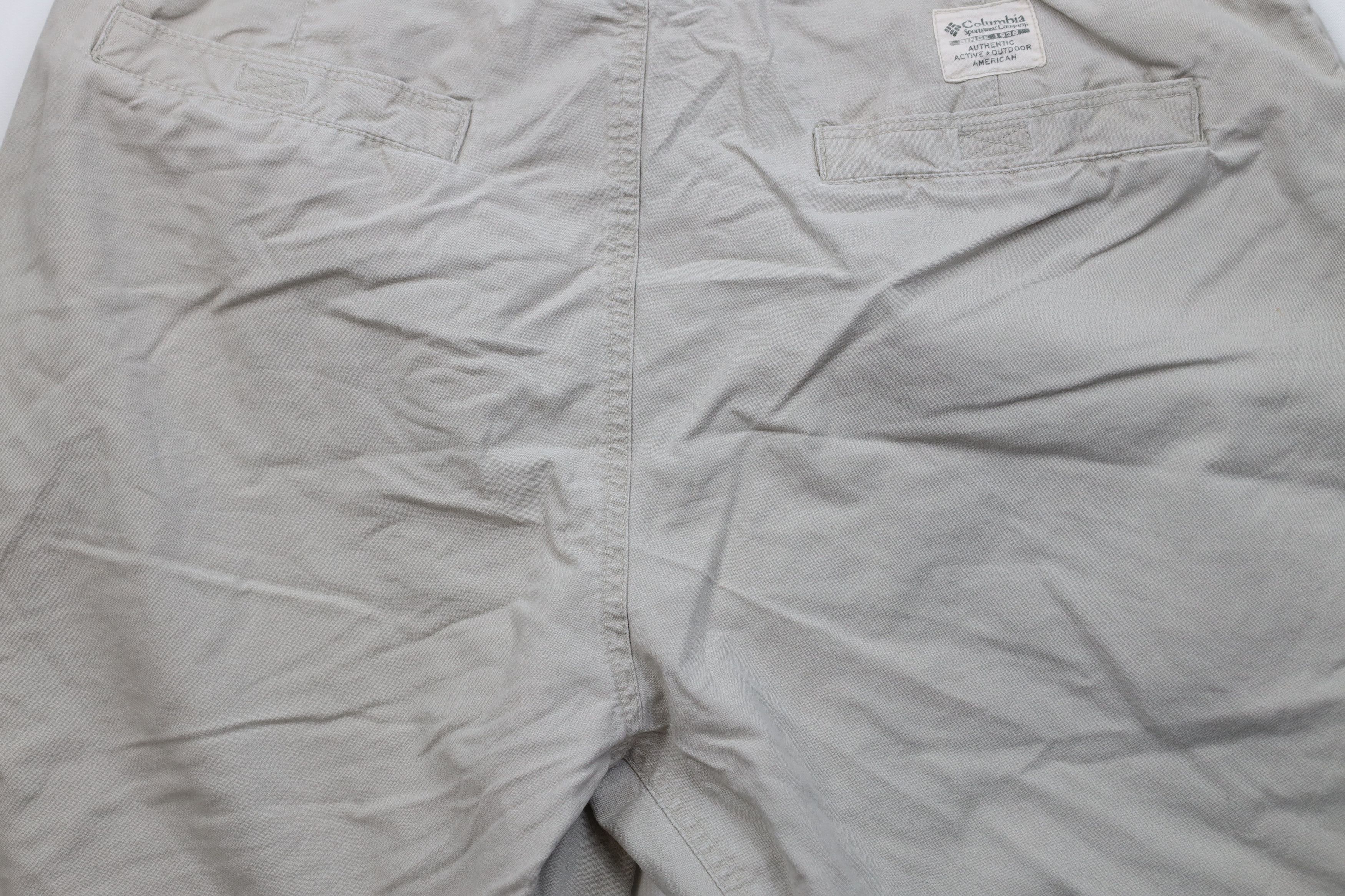 Columbia Vintage 90s Columbia Spell Out Above Knee Cargo Shorts Beige Size US 34 / EU 50 - 11 Thumbnail