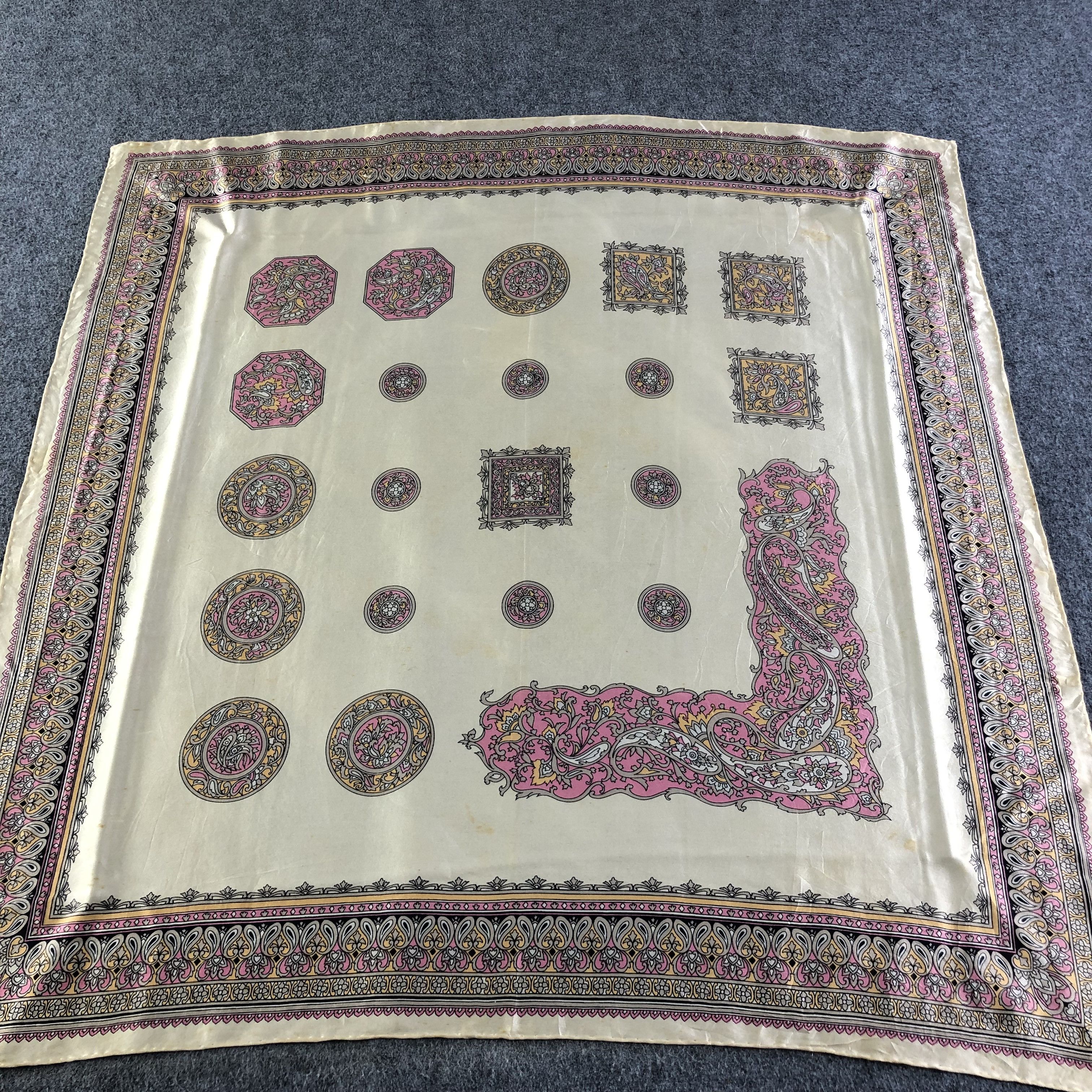 Vintage Vintage Luxury Design Hand Rolled Silk Scarf M410 Size ONE SIZE - 1 Thumbnail