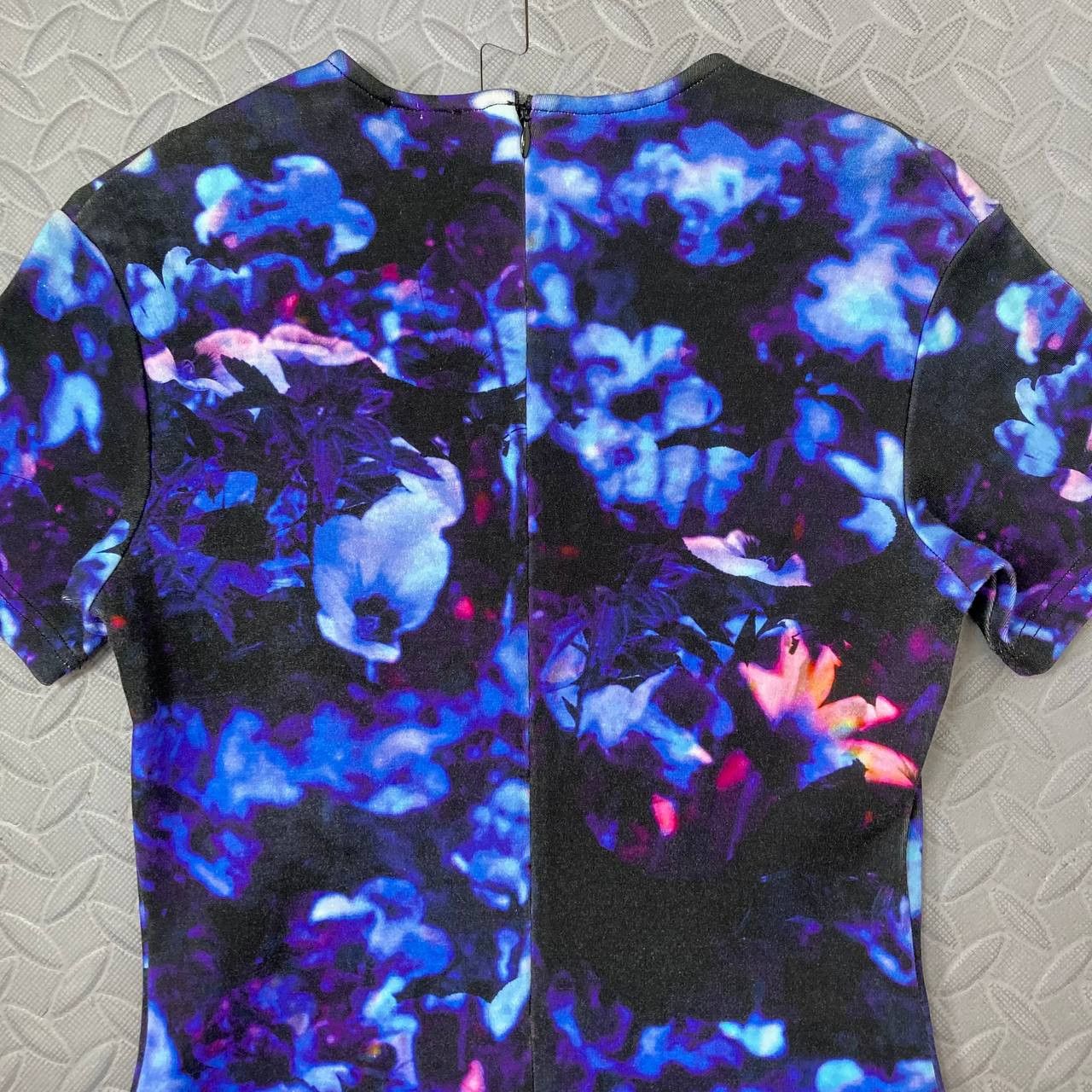 MCQ 2015 Hight-Contrast Blue floral Bodycon Midi Dress Size M / US 6-8 / IT 42-44 - 8 Thumbnail
