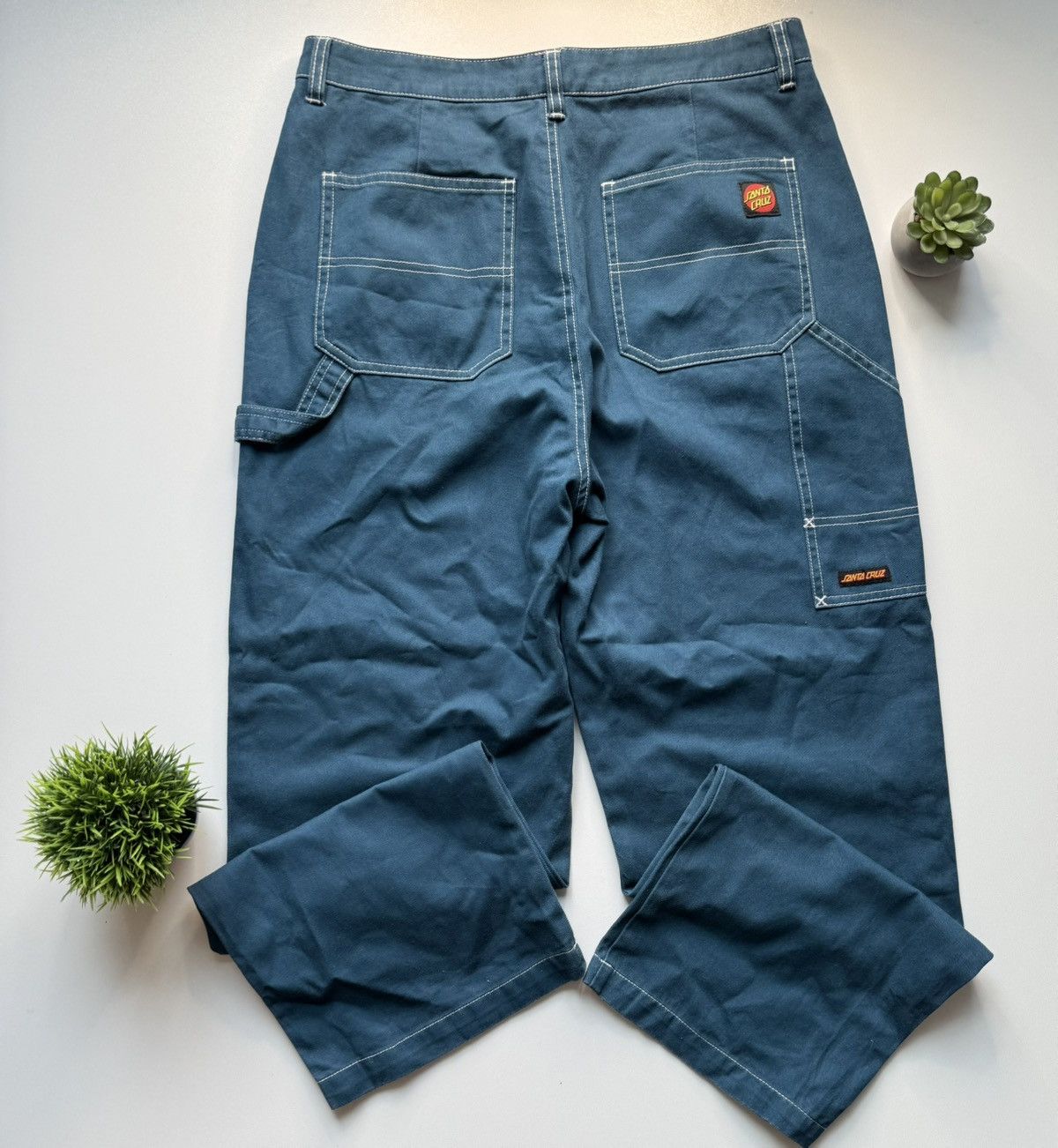 Santa Cruz Skateboards SANTA CRUZ WORKWEAR PANTS, SIZE M. DURABLE AND STYLISH Size US 32 / EU 48 - 1 Thumbnail