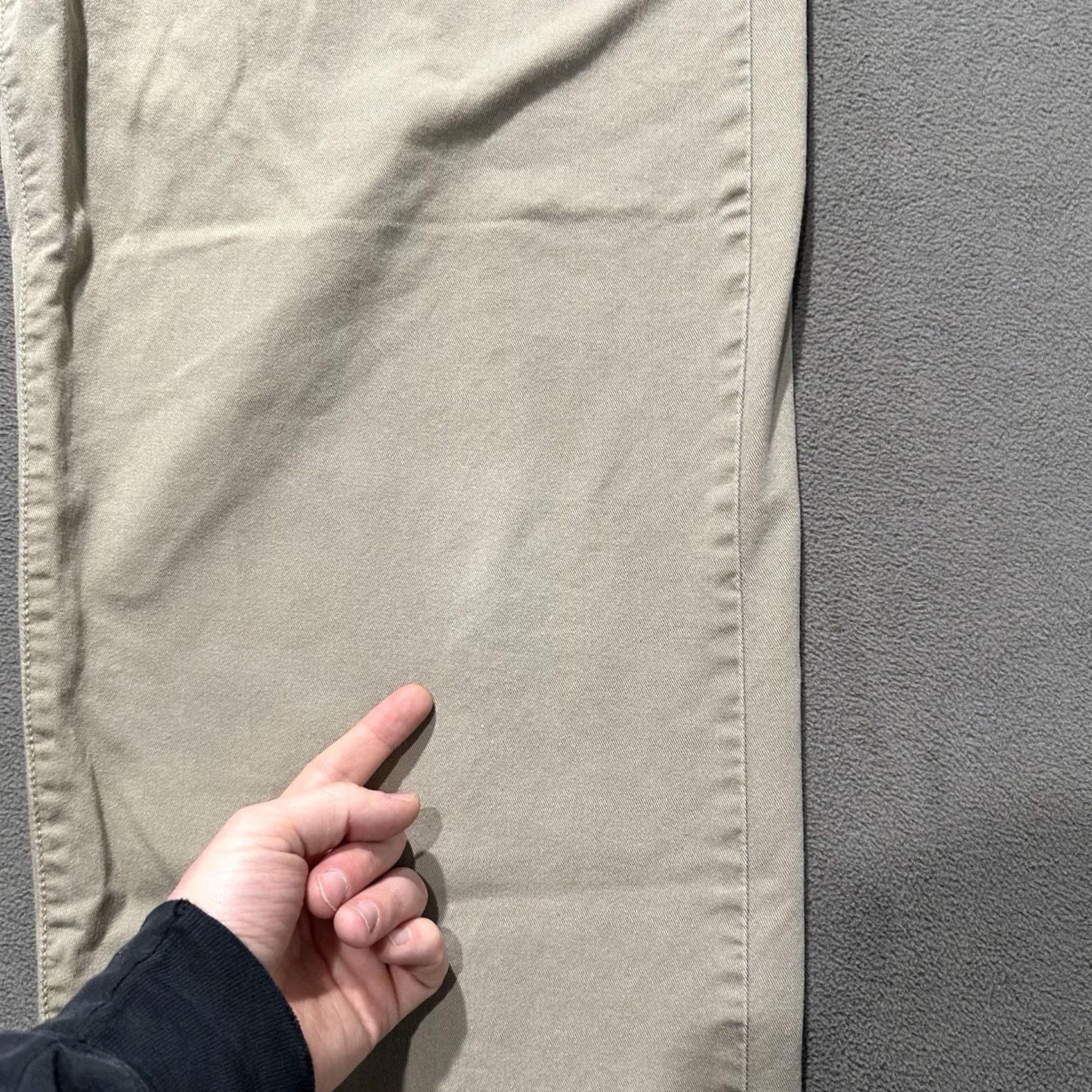 Levi's VINTAGE Levi's Pants Men 36 Beige Khaki Wide Leg Straight Skate 90s y2k Size US 36 / EU 52 - 7 Thumbnail