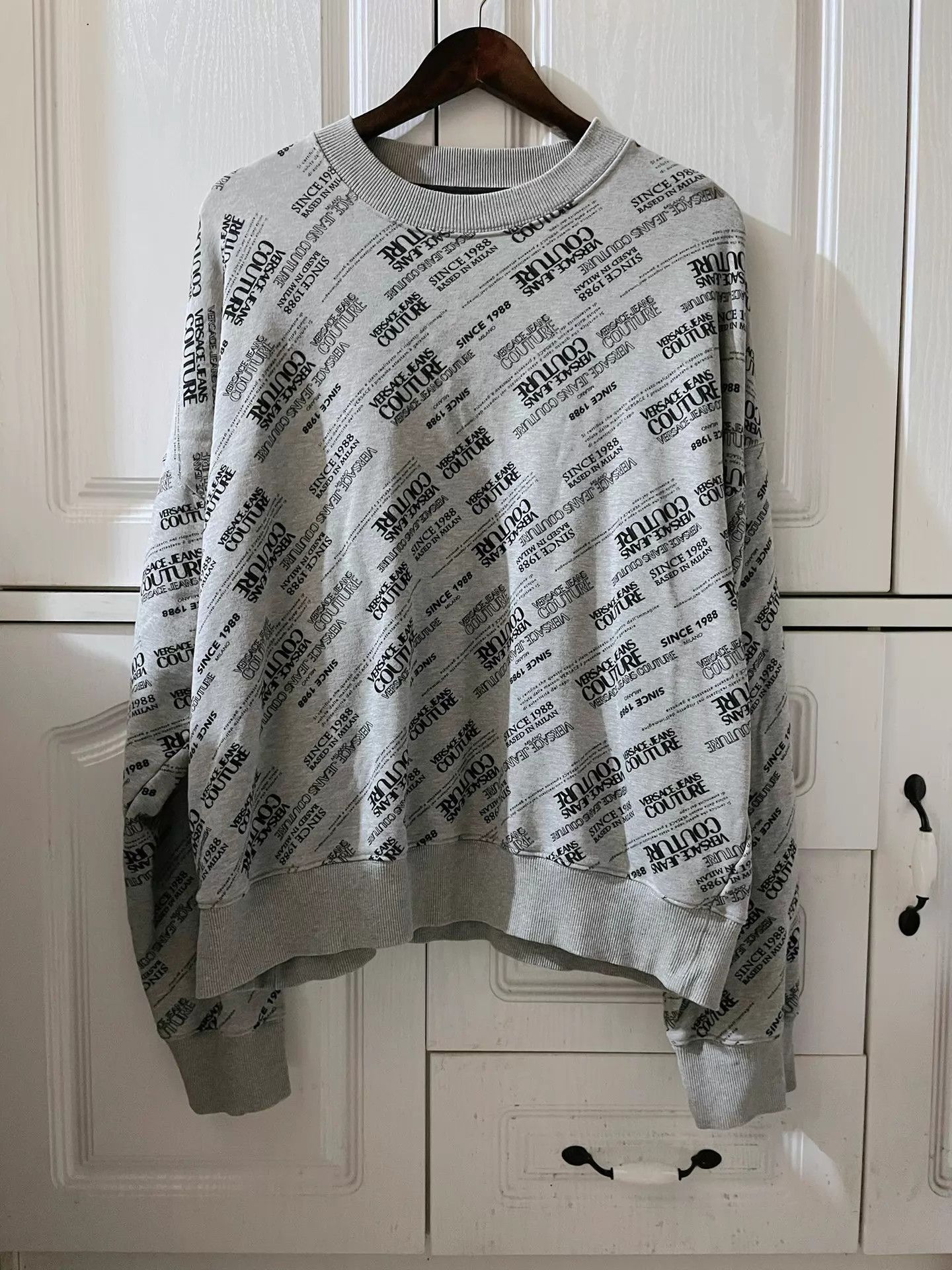 Versace Versace Runway Vintage Logo All Over Print Sweatshirt XL Size US XL / EU 56 / 4 - 1 Thumbnail