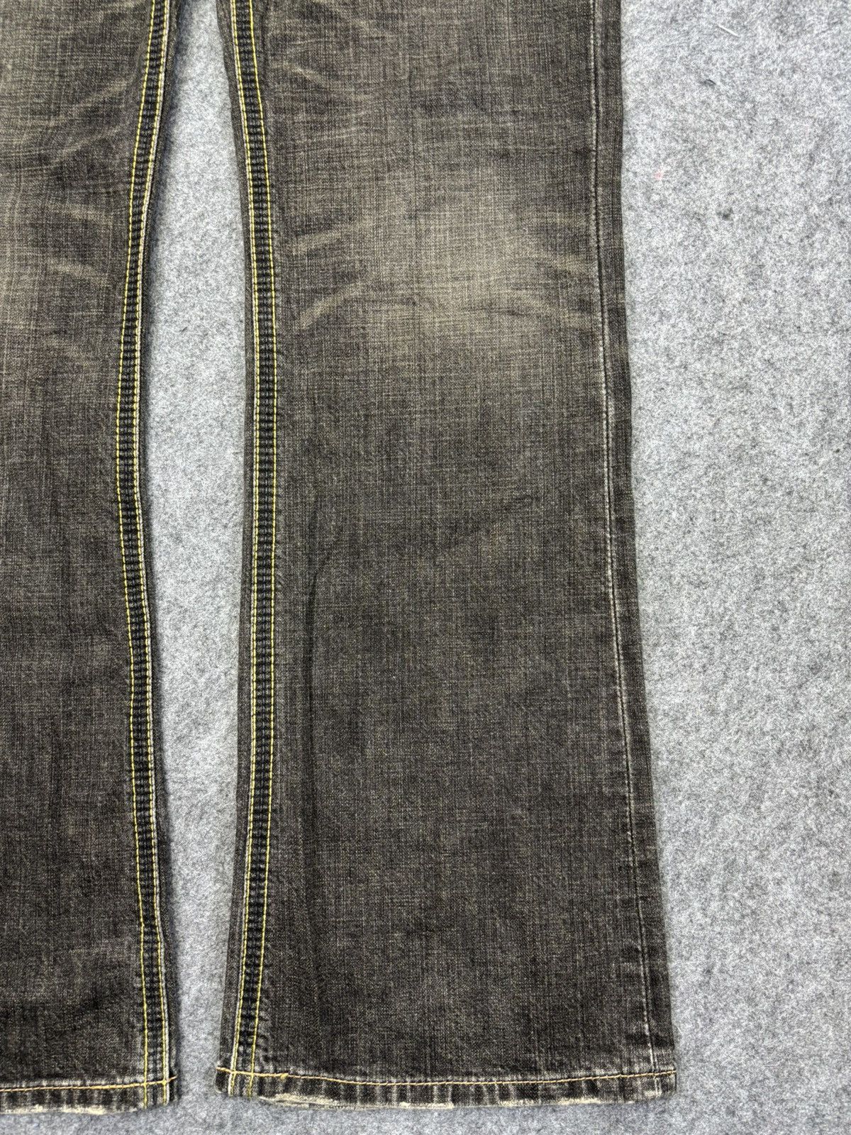 Wrangler 💥Flare💥Insane 90s Style Wrangler Mudwash Flare Denim F917 Size US 32 / EU 48 - 4 Thumbnail