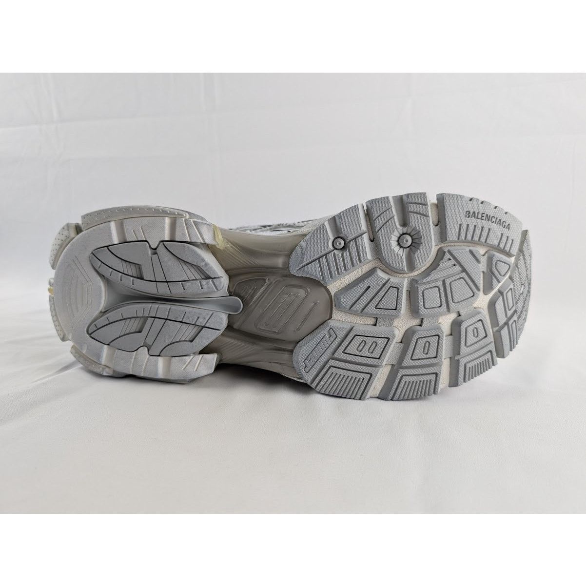 Balenciaga o1rshd1 Upper Mesh Rubber Metallic Runner in Silver/Grey Size US 13 / EU 46 - 9 Thumbnail