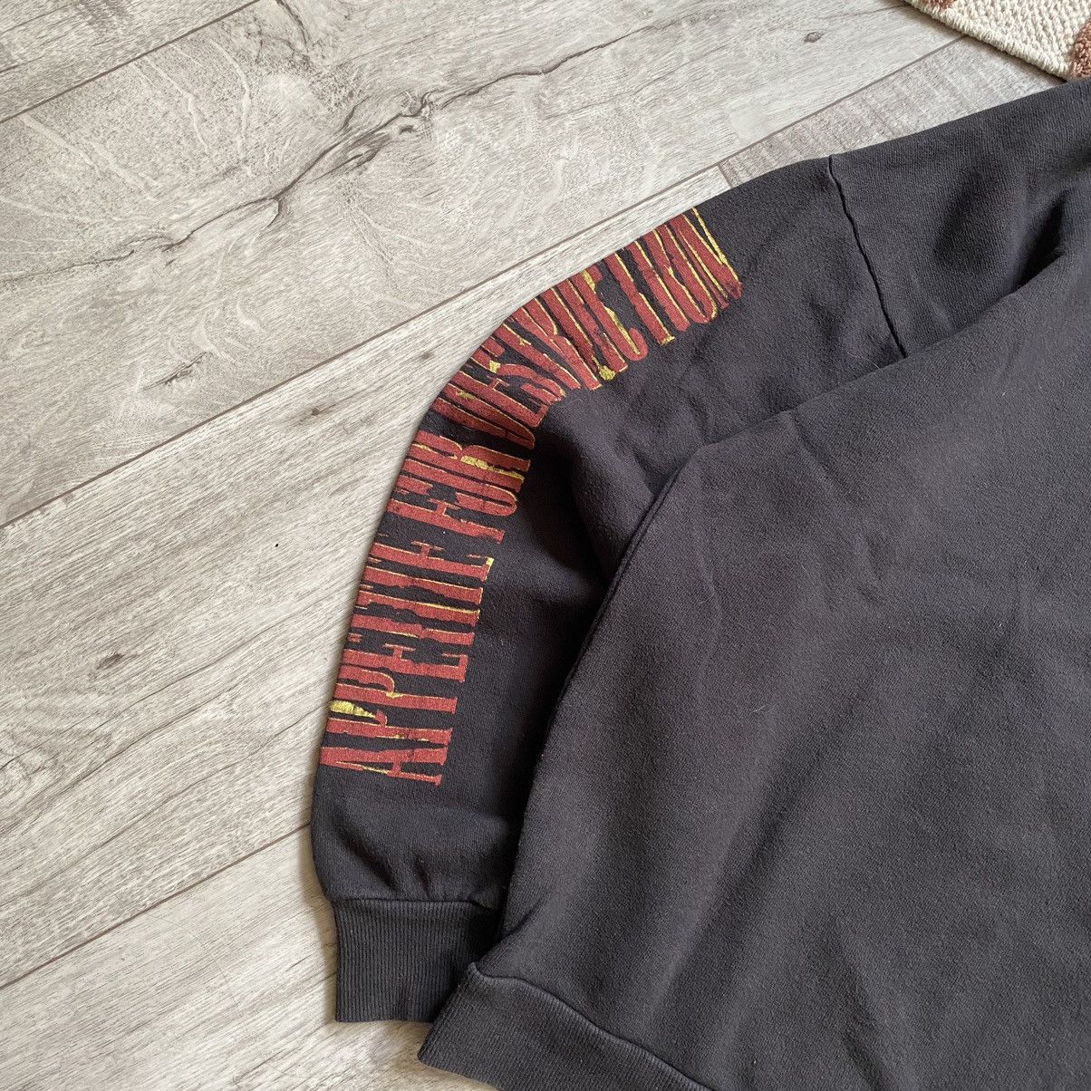 Band Tees GUNS N ROSES Y2K FADED LOCKED N LOADED BOXY SWEATSHIRT Size US M / EU 48-50 / 2 - 4 Thumbnail
