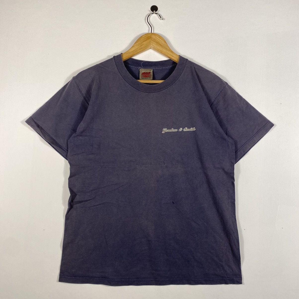 Vintage Vintage 90's GORDON & SMITH Graphic Faded Tee Shirt Size US M / EU 48-50 / 2 - 3 Thumbnail