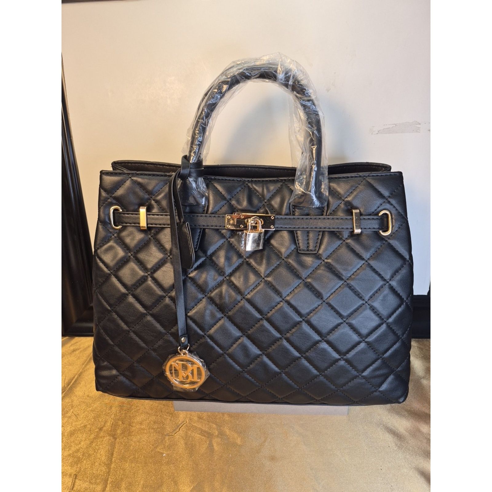 Badgley Mischka Badgley Mischka Studio Black Quilted Vegan Leather Handbag Size ONE SIZE - 10 Thumbnail