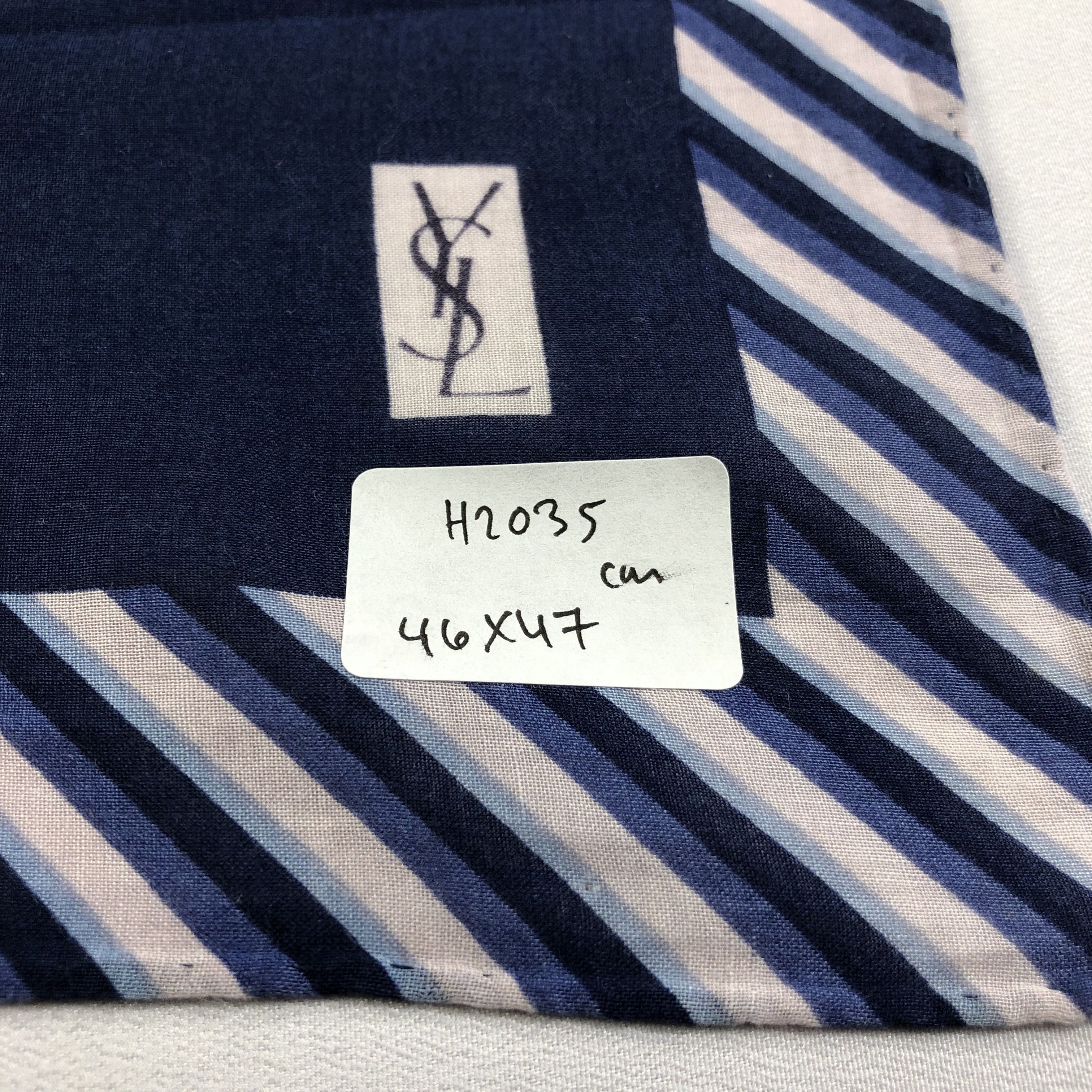 Yves Saint Laurent YSL Hand Rolled Handkerchief Neckerchief Bandana H2035 Size ONE SIZE - 10 Thumbnail