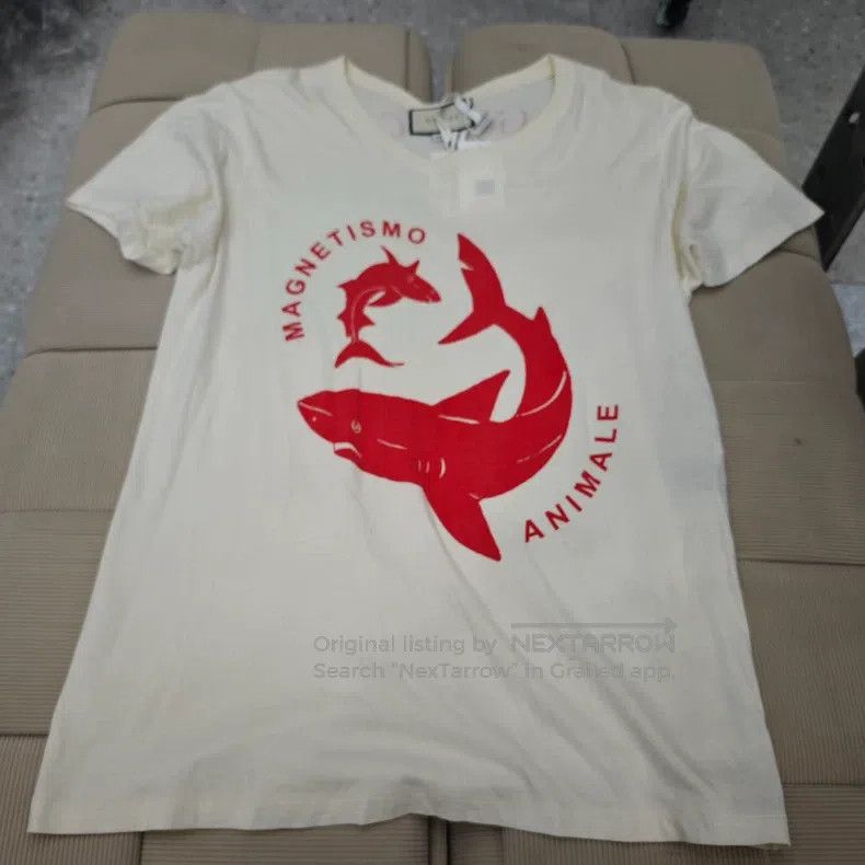 Gucci Gucci Logo short sleeves on the back of shark print Size US S / EU 44-46 / 1 - 1 Thumbnail