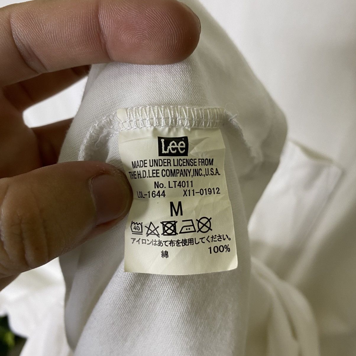 Lee Vintage Y2K HD Lee Single Pocket Back Graphic Tee Size US L / EU 52-54 / 3 - 4 Thumbnail