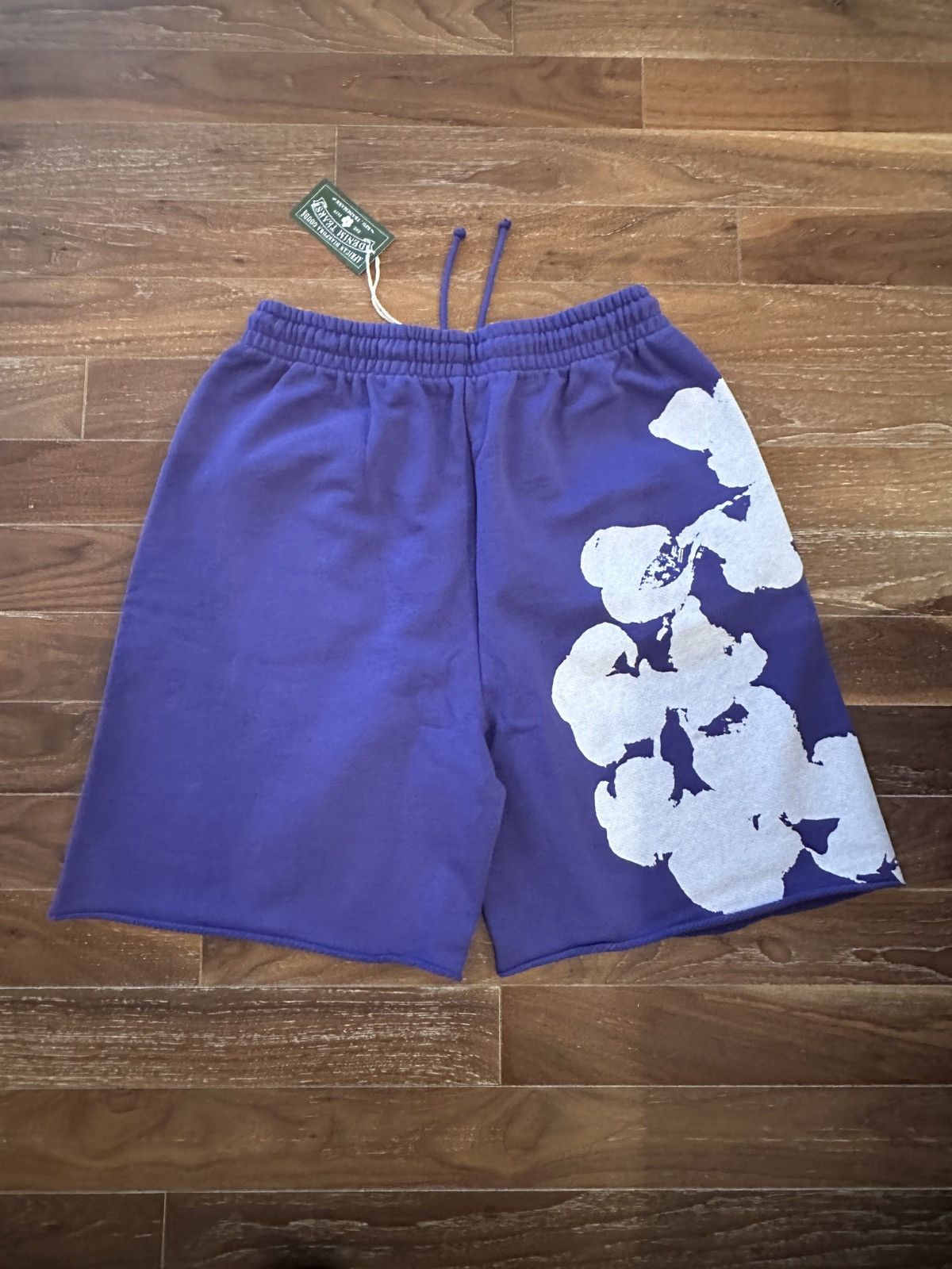 DENIM TEARS Denim Tears Jumbo Cotton Wreath Sweat Shorts M Size US 32 / EU 48 - 3 Thumbnail