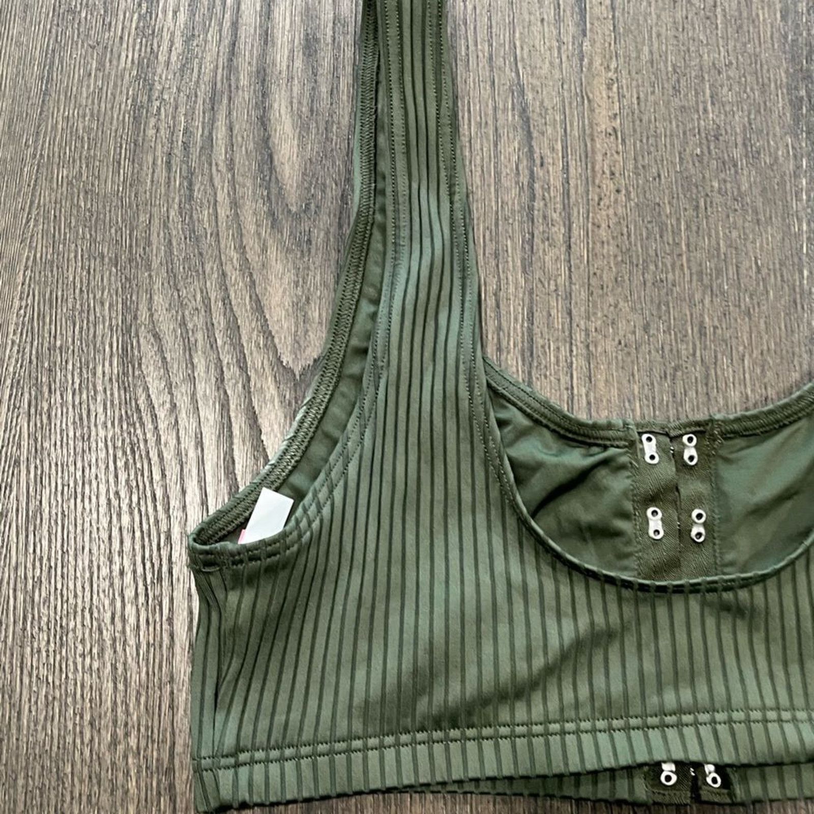 Victoria's Secret Victoria’s Secret Green Ribbed Hook Crop Top - Size L Size L / US 10 / IT 46 - 3 Thumbnail